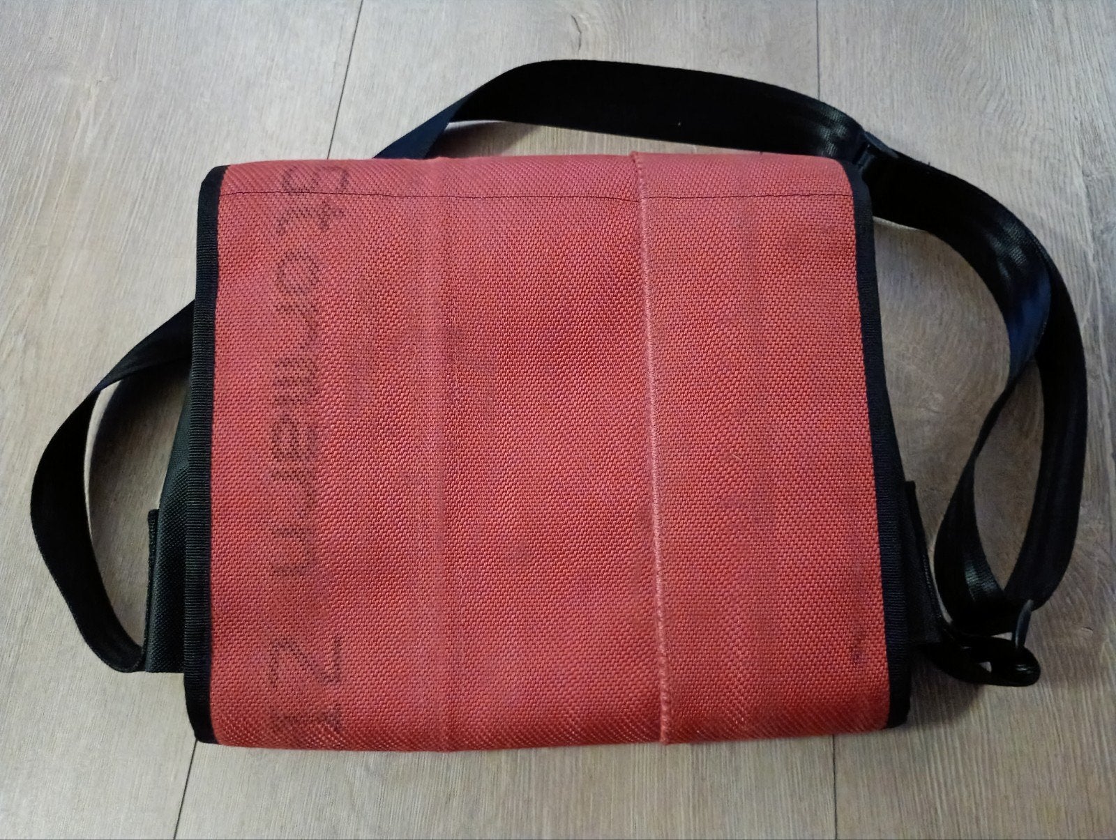 Feuerwear Messenger Tas - Rood, Gerecycled Brandweerslangen, Sieraden, Tassen en Uiterlijk, Tassen | Schoudertassen, Ophalen of Verzenden