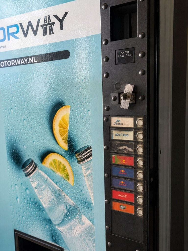 Vendo Outdoor Drankautomaat | 8 Selecties, Verzamelen, Automaten | Overige, Ophalen, Vending Master, Info@vendingmaster.nl, Zo goed als nieuw