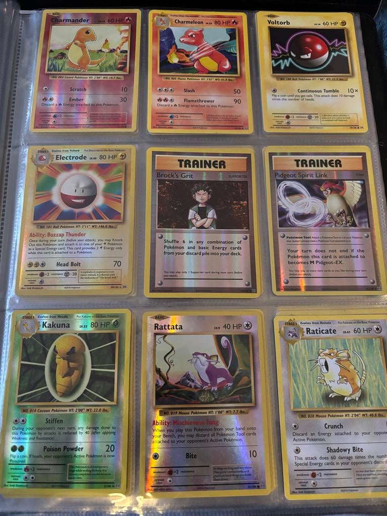 Pokémon 2016 Collectie met Reverse Holo's + Pikachu!, Ophalen of Verzenden, Zo goed als nieuw, Meerdere kaarten, Foil