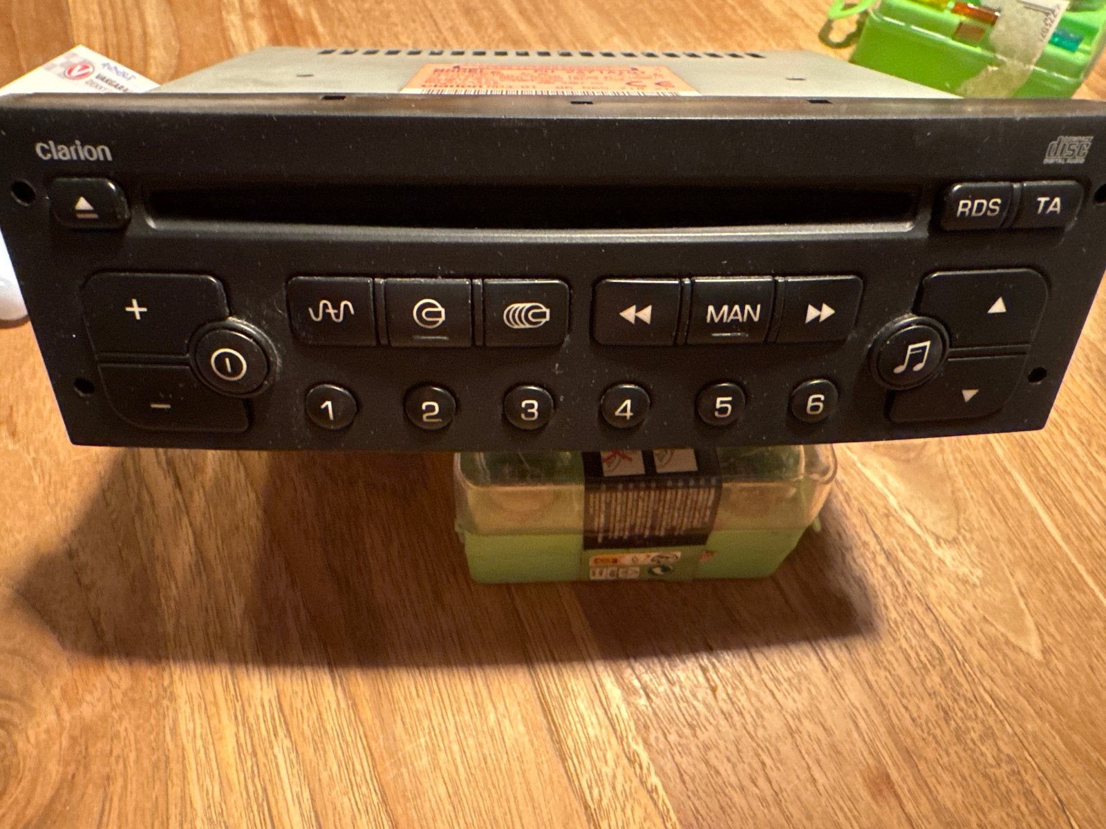Originele Clarion autoradio voor Citroën C3, Auto diversen, Ophalen of Verzenden, Gebruikt