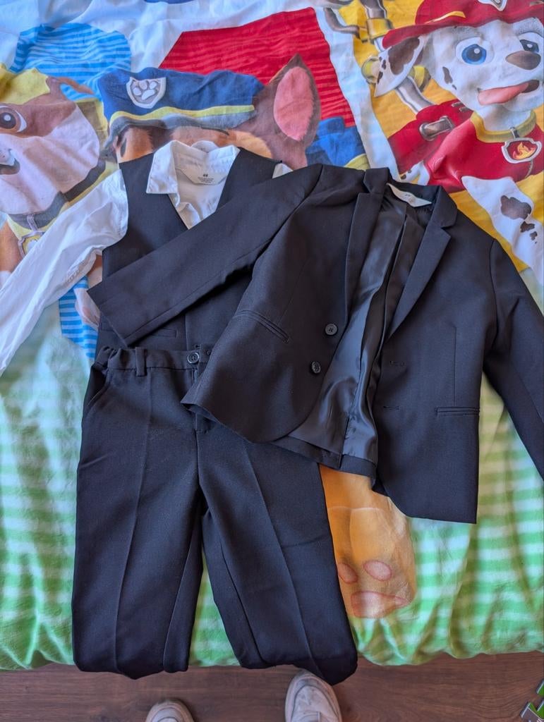 3 delig kinderpak voor jongen, Ophalen of Verzenden, Zo goed als nieuw, Maat 110