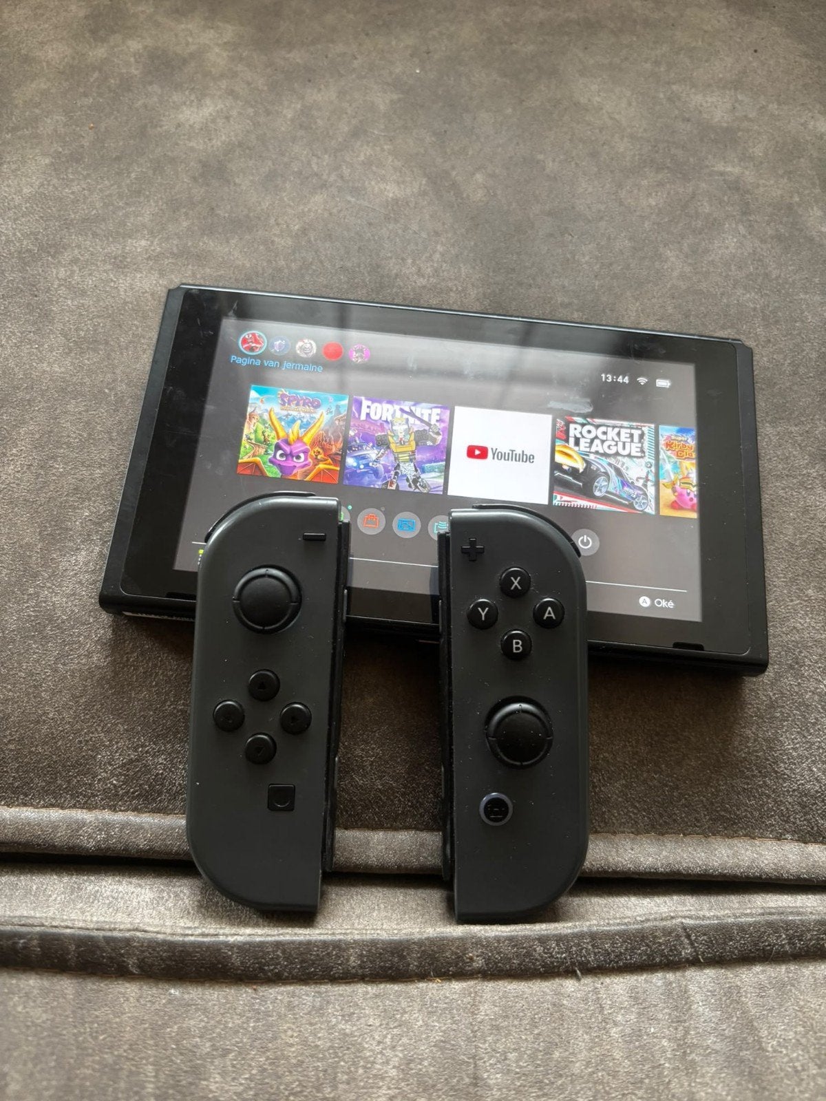 Nintendo Switch Original met controllers en dock met spellen, Ophalen, Gebruikt, Met 2 controllers, Switch 2019 Upgrade