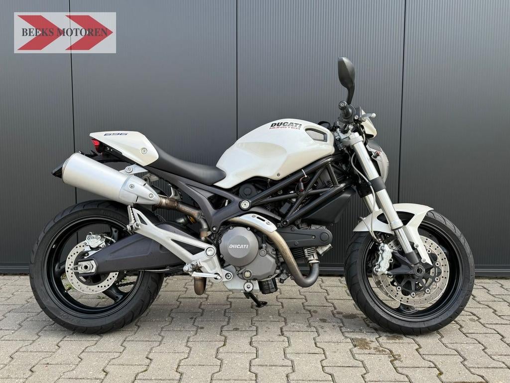 NETTE DUCATI MONSTER 696 M696 plus 2010 - 35KW/A2 mogelijk, DUCATI, 2 cilinders, Motorrijbewijs A, Bedrijf