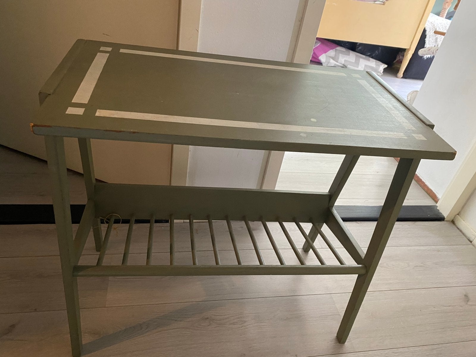 Leuke groene bijzettafel / oppottafel voor hal of douche, Ophalen of Verzenden
