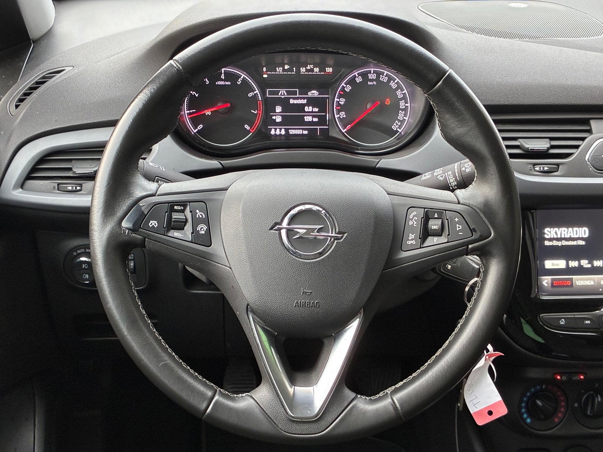 Opel Corsa 1.4 Favourite|Airco|CarPlay|Trekhaak|PDC|NAP|Elek, Voorwielaandrijving, 1063 kg, Gebruikt, 4 cilinders