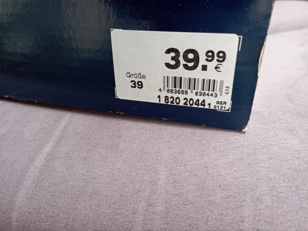 Nieuwe Fila sneakers maat 39, Ophalen of Verzenden