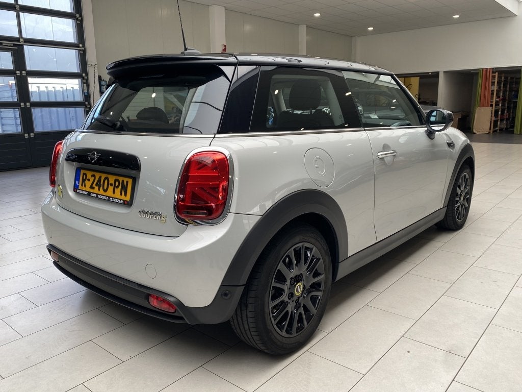 MINI Cooper SE Camden Ed. 33 kWh [ CAREPLAY I CLIMA & STOELV, Auto's, Mini, Automaat, 12 maanden, 0 cilinders, 4 stoelen