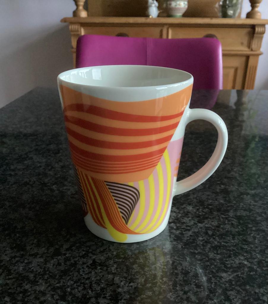 Mok, Iittala, Solid Waves, Mathiassen, 2018, Ophalen, Zo goed als nieuw, Overige stijlen, Kop(pen) en/of Schotel(s)