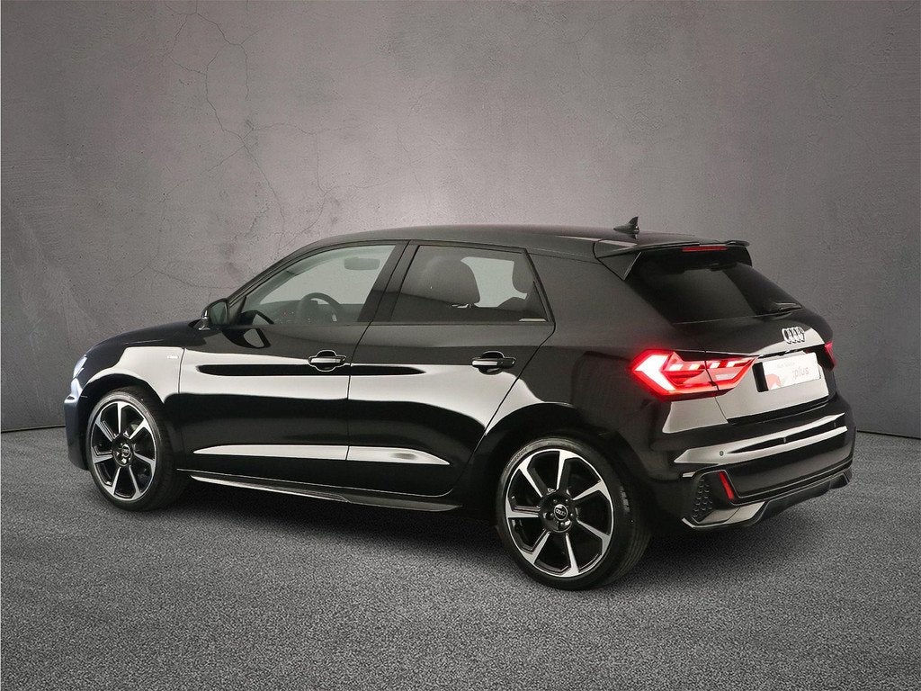 Audi A1 Sportback 25 TFSI S edition | Camera | Adapt. Cruise, Auto's, Audi, Euro 6, 95 pk, Leder en Stof, Zwart