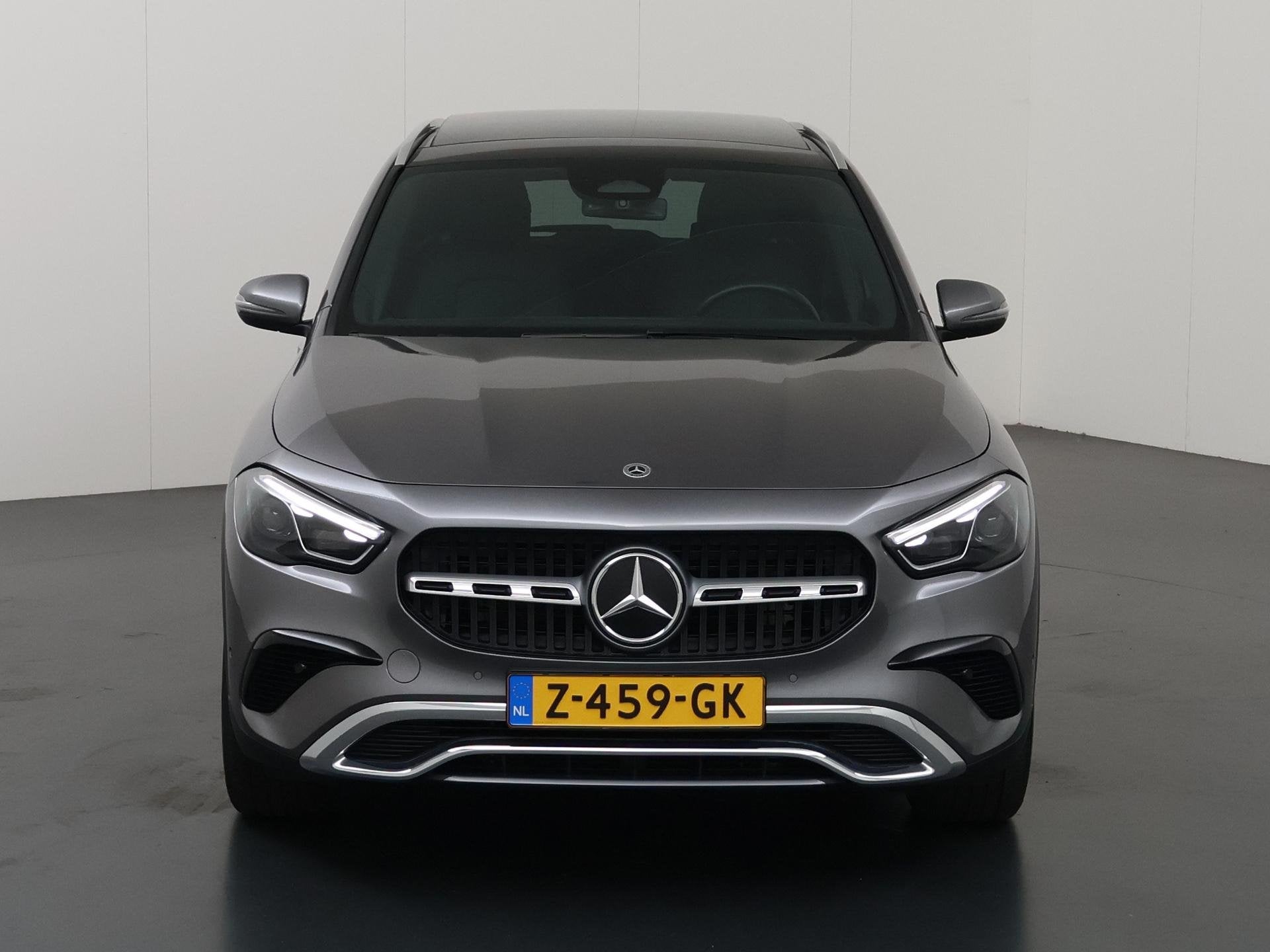 Mercedes-Benz GLA-klasse 180 Luxury Line | Panoramadak | Key, Auto's, Dealer onderhouden, Gebruikt, 4 cilinders, Origineel Nederlands