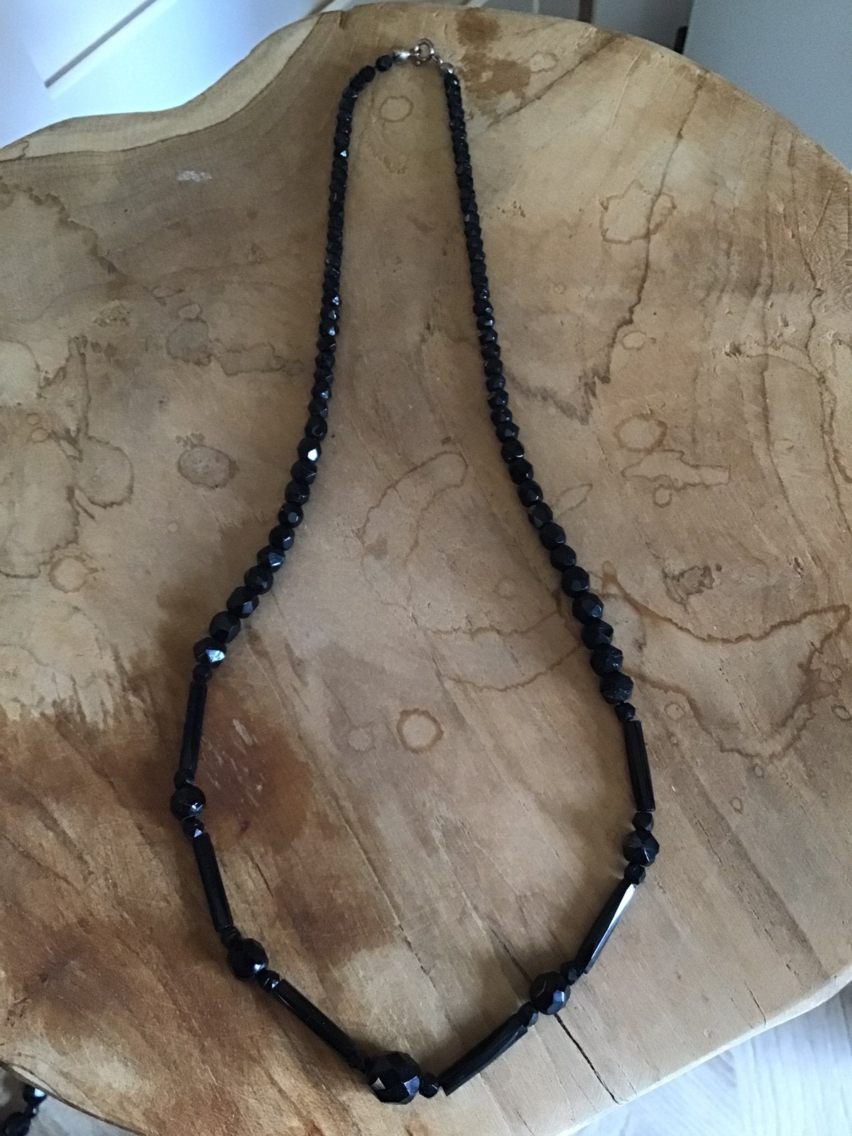 Git collier,zwart git ketting met verloop,facet geslepen 57, Verzenden, Gebruikt, Zwart, Overige materialen