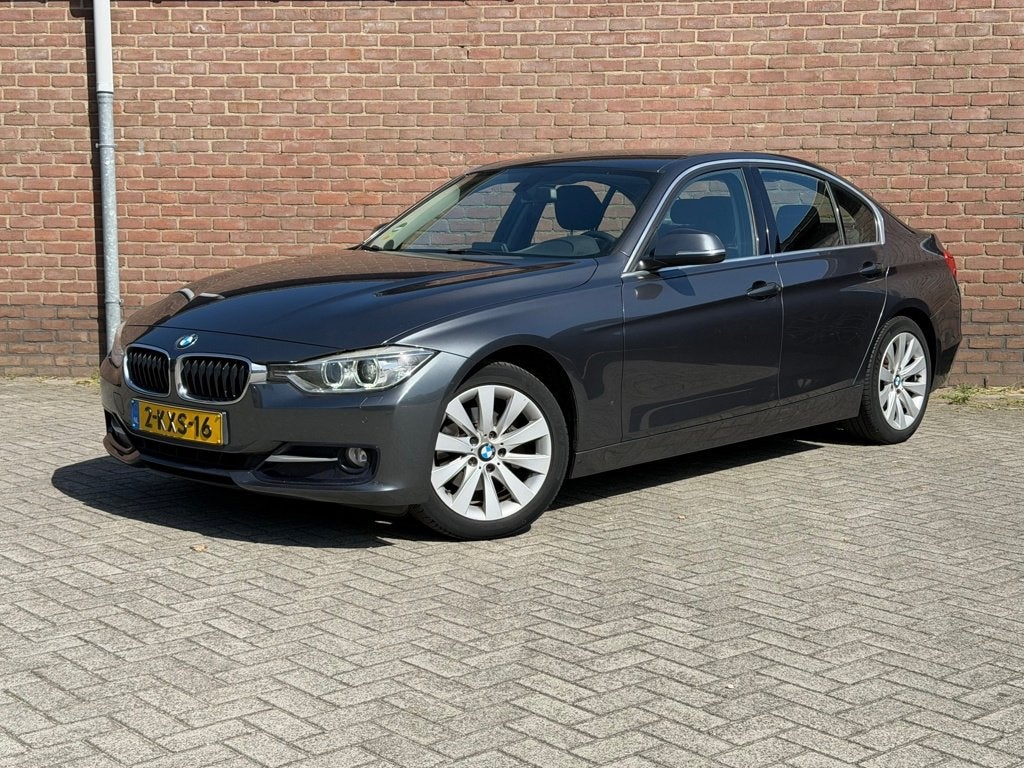 BMW 3-serie 320i EDE Edition|Sportline|Xenon|Navi|Clima|, Auto's, Gebruikt, 4 cilinders, Handgeschakeld, 19 km/l