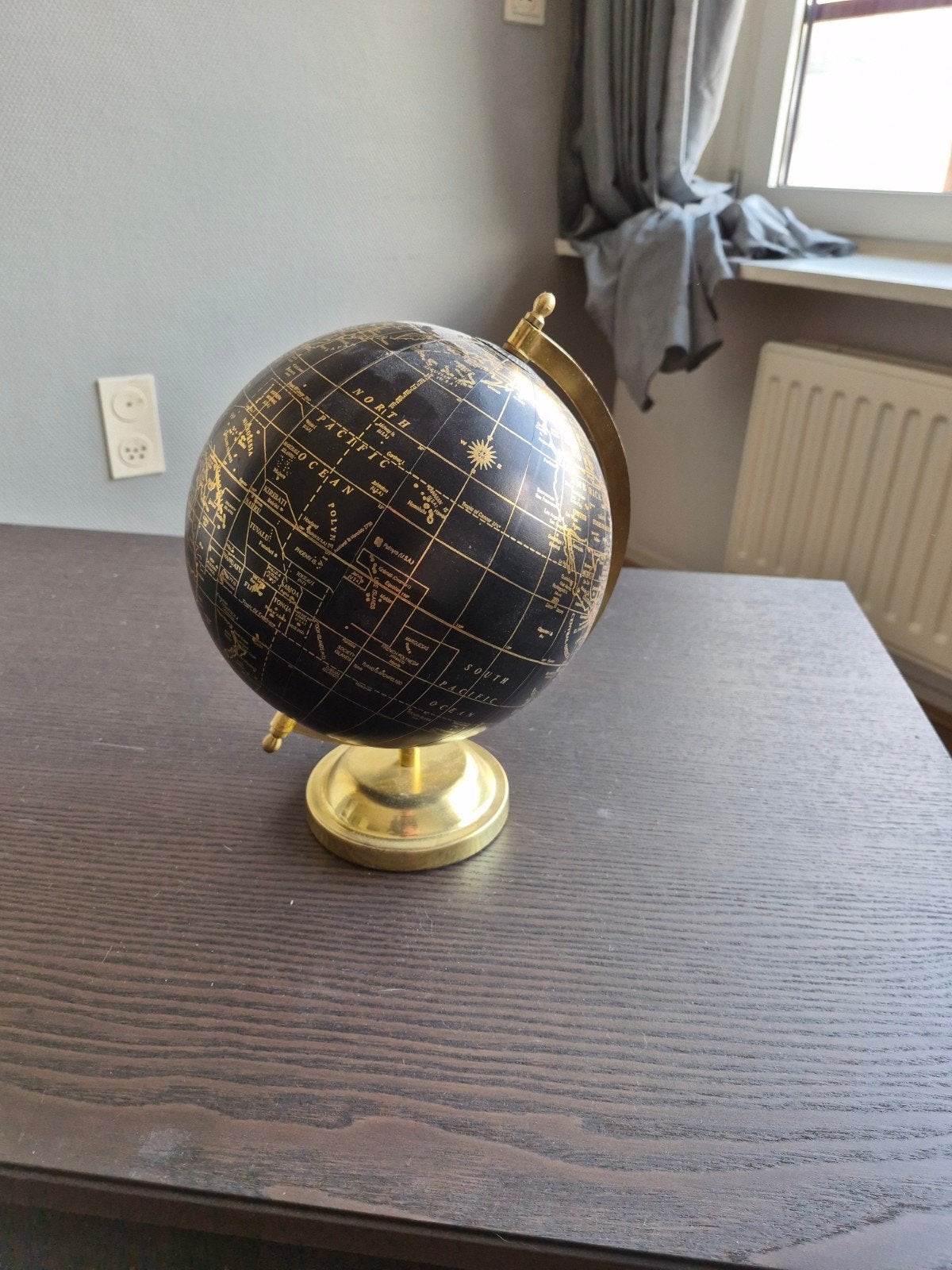 Decoratieve Wereldbol Zwart/Goud, Huis en Inrichting, Woonaccessoires | Wereldbollen, Gebruikt, Kunststof, Ophalen of Verzenden