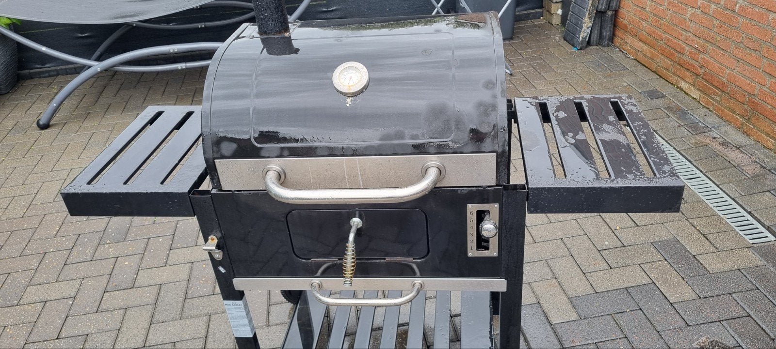 Houtskool BBQ, Ophalen, Houtskool