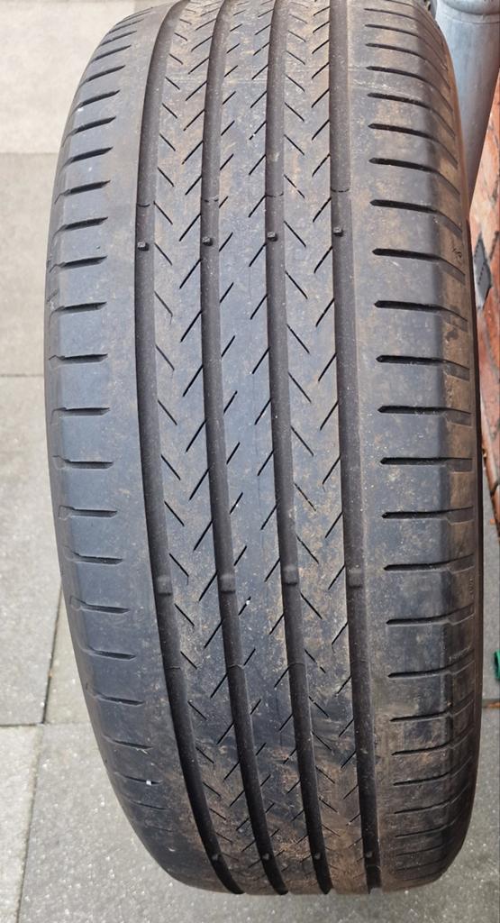 Continental SUV banden 235/55 R19(alleen een), Ophalen of Verzenden