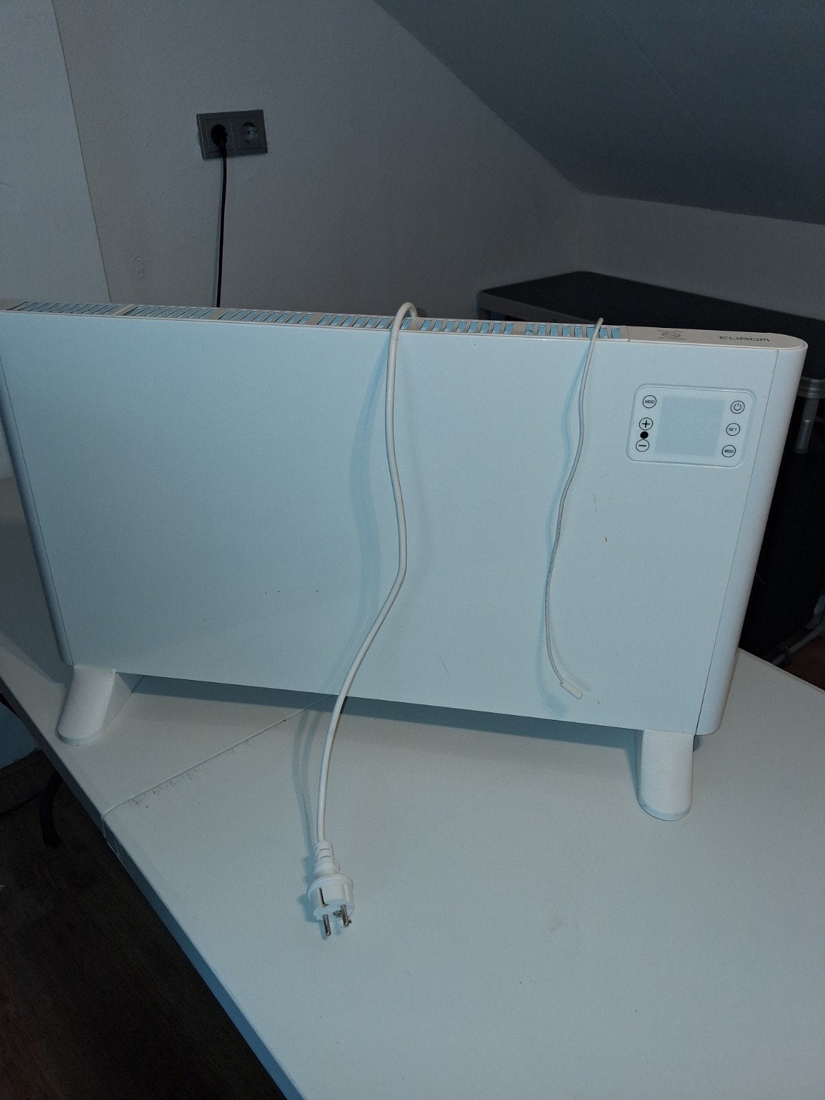 2 convector kacheltjes, Ophalen, 30 tot 80 cm, Kachel, Zo goed als nieuw