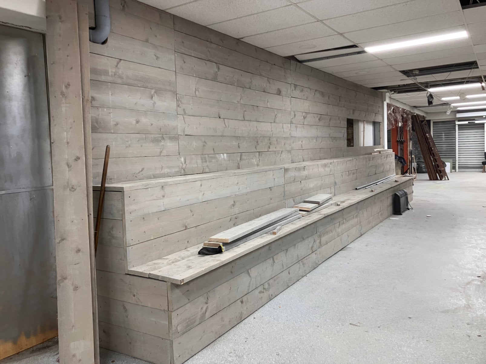 Steigerplanken, Doe-het-zelf en Verbouw, Ophalen, 25 tot 50 mm, Zo goed als nieuw, 200 tot 250 cm