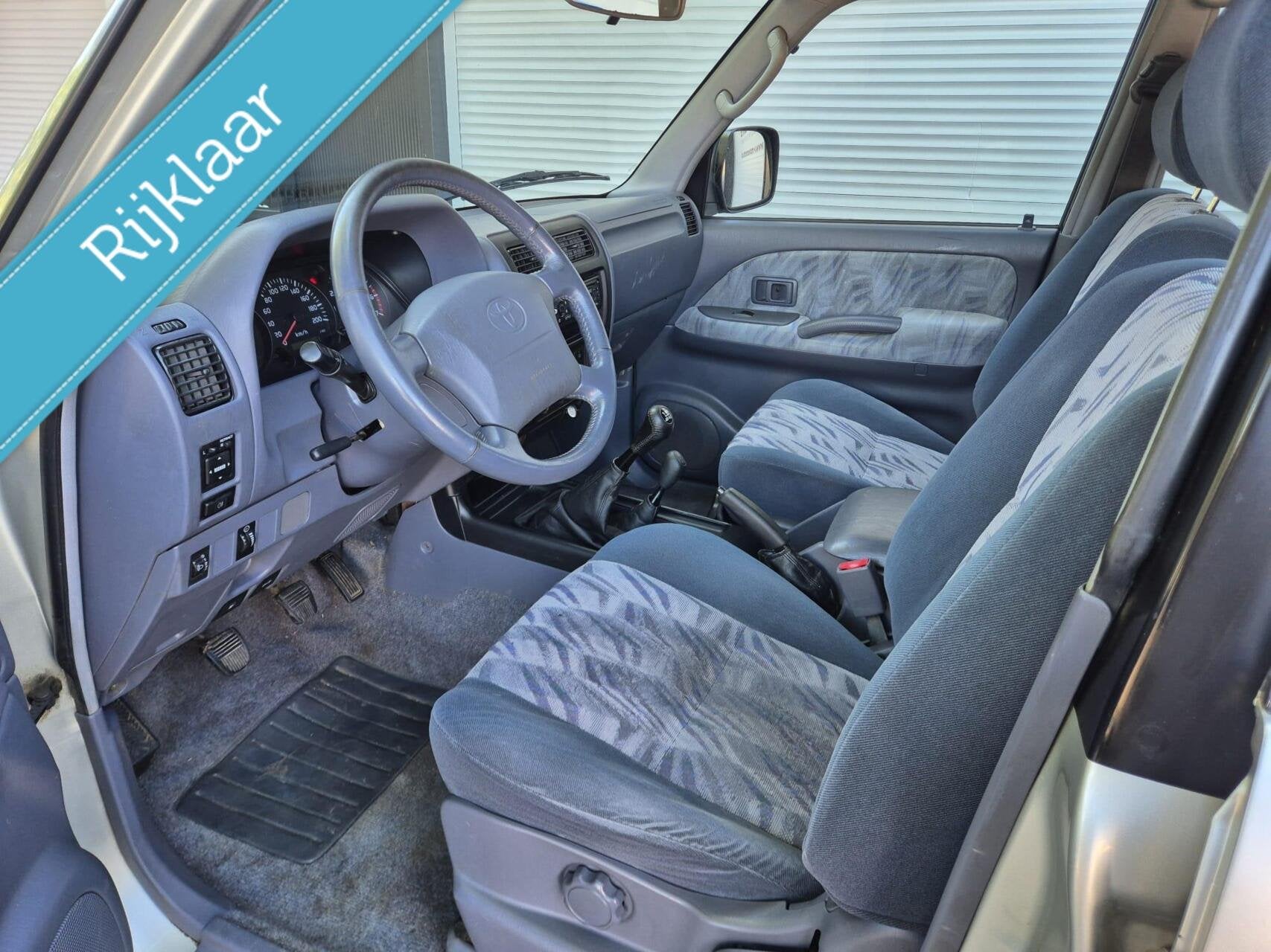 Toyota LandCruiser 90 3.4i V6/1e Eig/Deal Ond/178PK/Trekhaak, Auto's, Dealer onderhouden, Stof, Gebruikt, Bedrijf