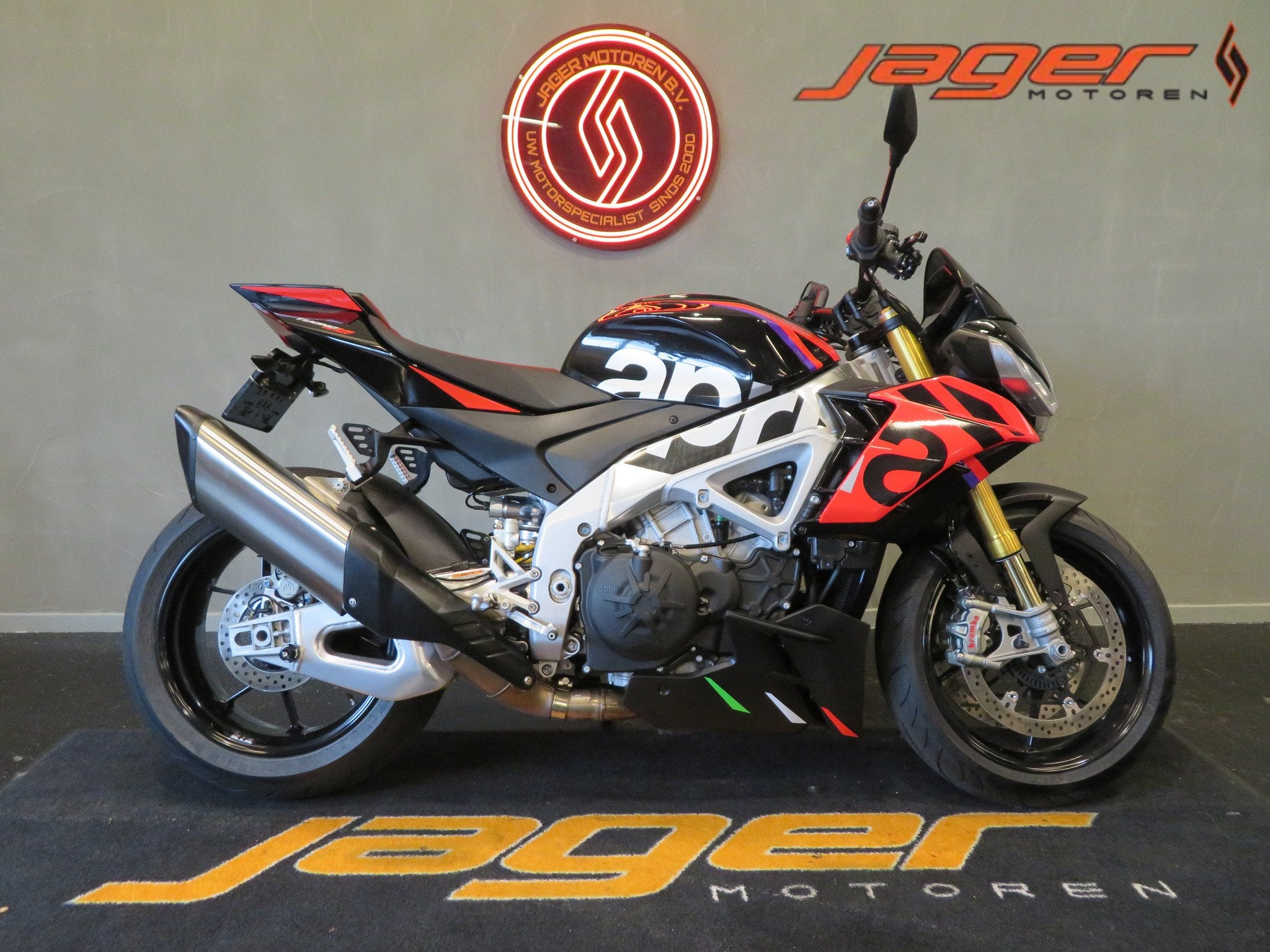 Aprilia TUONO 1100 V4 FACTORY NIEUWSTAAT! (bj 2024), Bedrijf, Naked bike