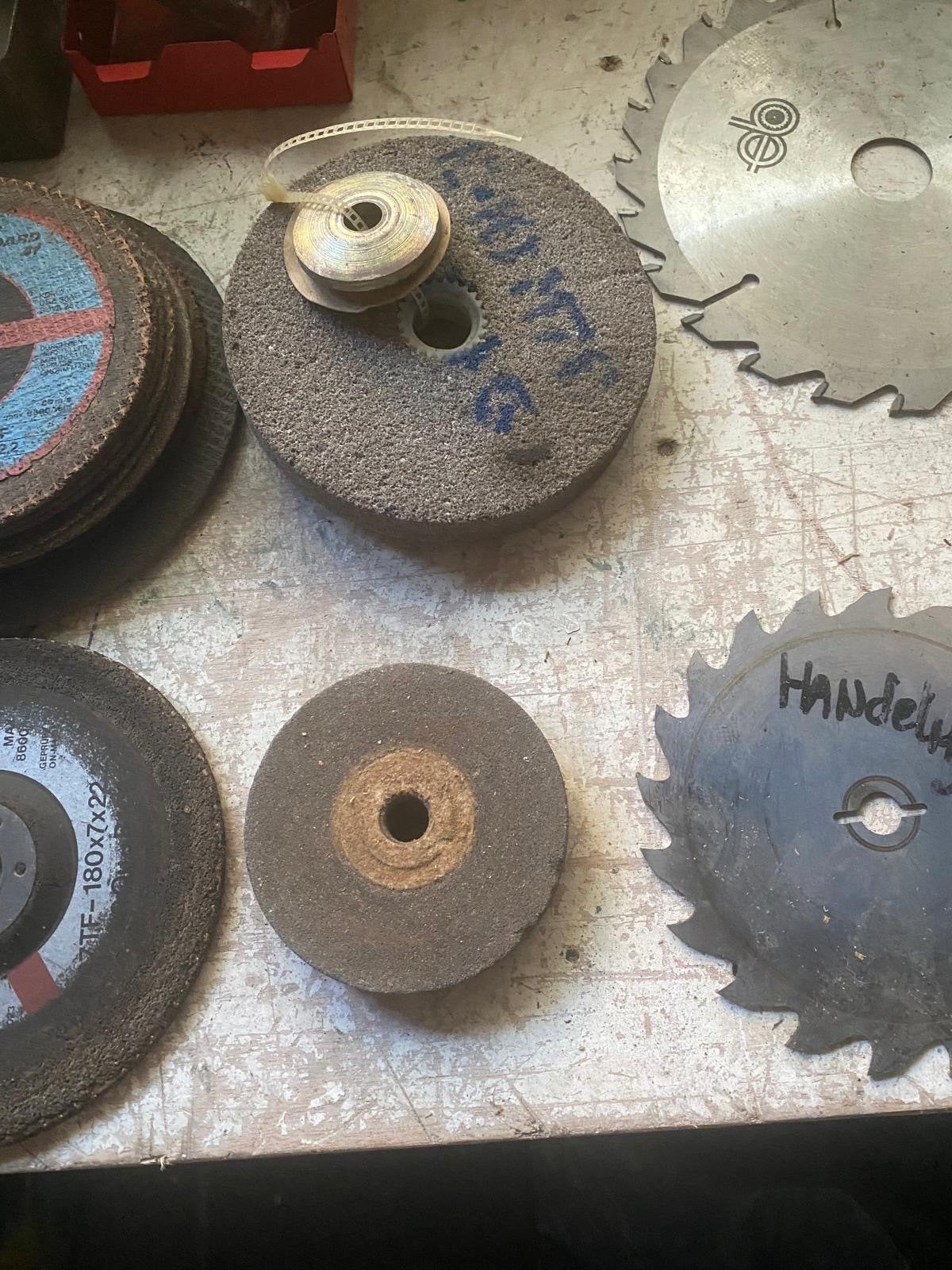 Diverse Zaagbladen en Slijpschijven, Doe-het-zelf en Verbouw, Gereedschap | Zaagmachines, Ophalen, Gebruikt, Cirkelzaag, 30 tot 70 mm