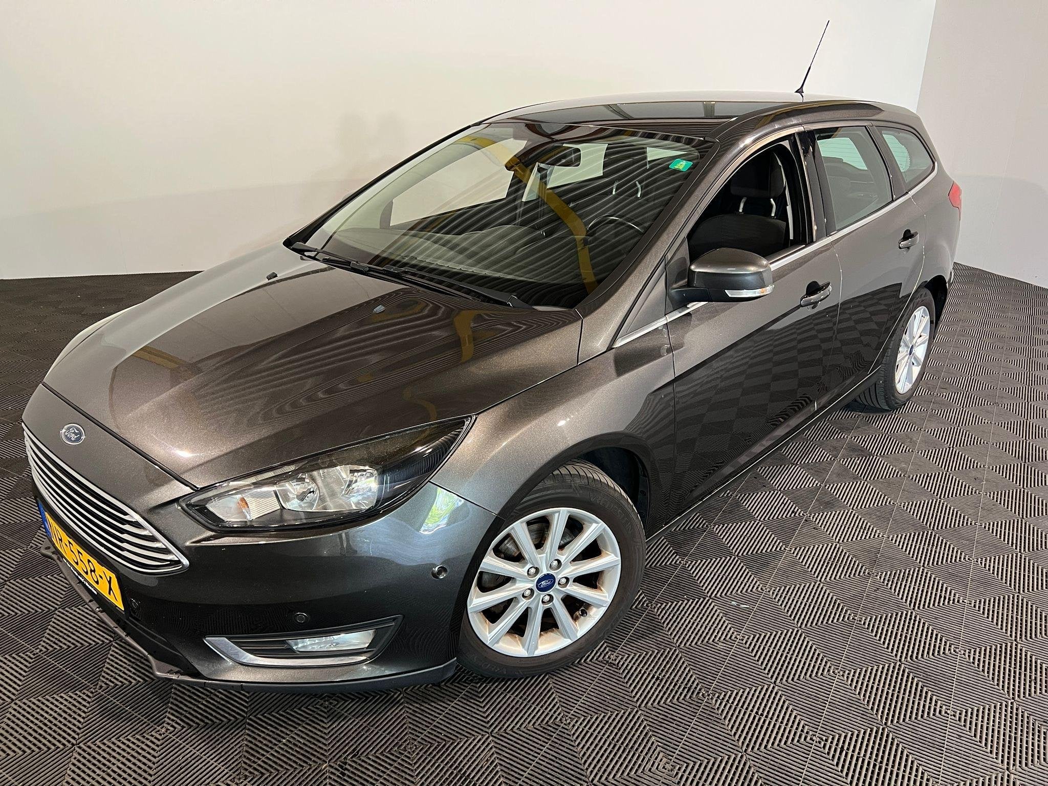 Ford Focus Wagon 1.0 Titanium, Gebruikt, Euro 6, Origineel Nederlands, 1216 kg