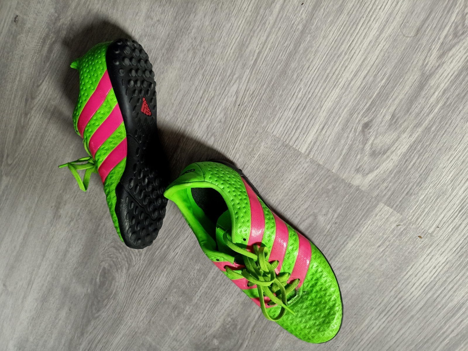 voetbalschoenen kunstgras, Sport en Fitness, Maat XS of kleiner, Ophalen, Schoenen