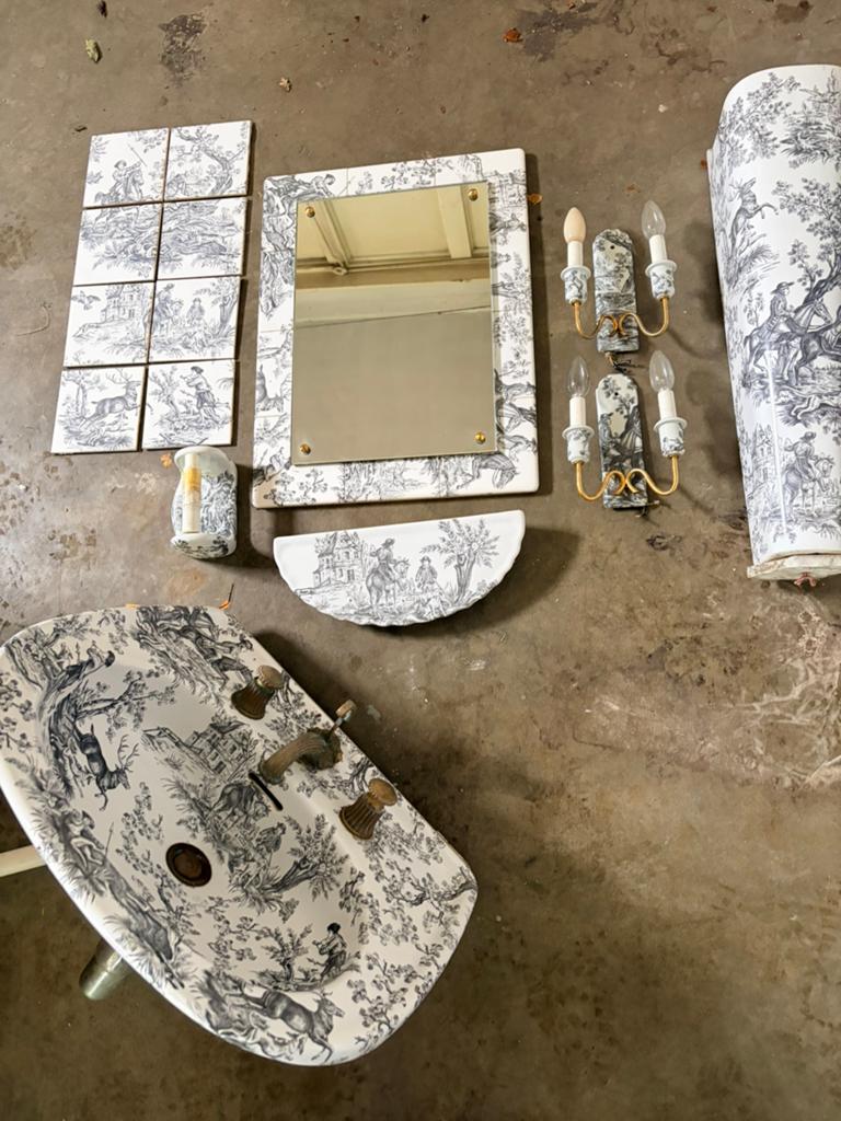 Complete Badkamerset Toile de Jouy - Porcelain de France, Huis en Inrichting, Badkamer | Badkamermeubels, Ophalen, Gebruikt, 50 tot 100 cm