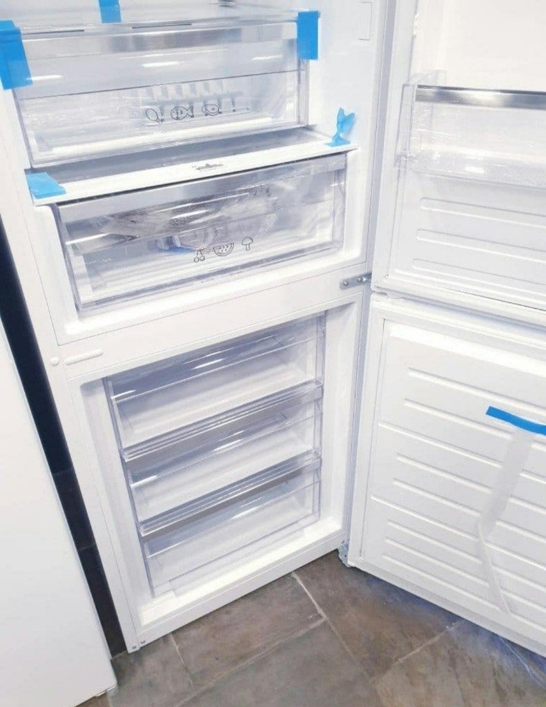 SB vrijstaande koelvriescombinatie inc fabrieks garantie, Witgoed en Apparatuur, Ophalen, 200 liter of meer, Met aparte vriezer