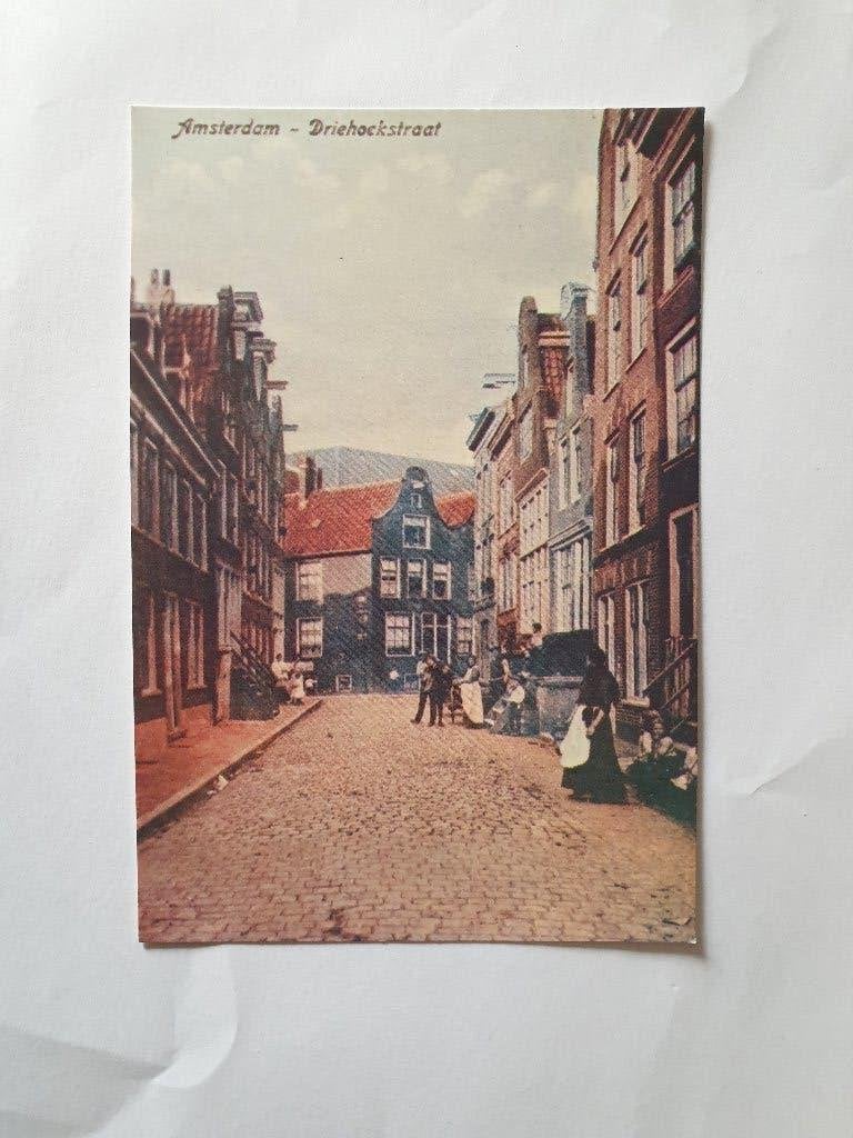 Ansichtkaart 1975 - Amsterdam 700 jaar - Driehoekstraat, Verzamelen, Ansichtkaarten | Nederland, Ophalen of Verzenden, 1960 tot 1980