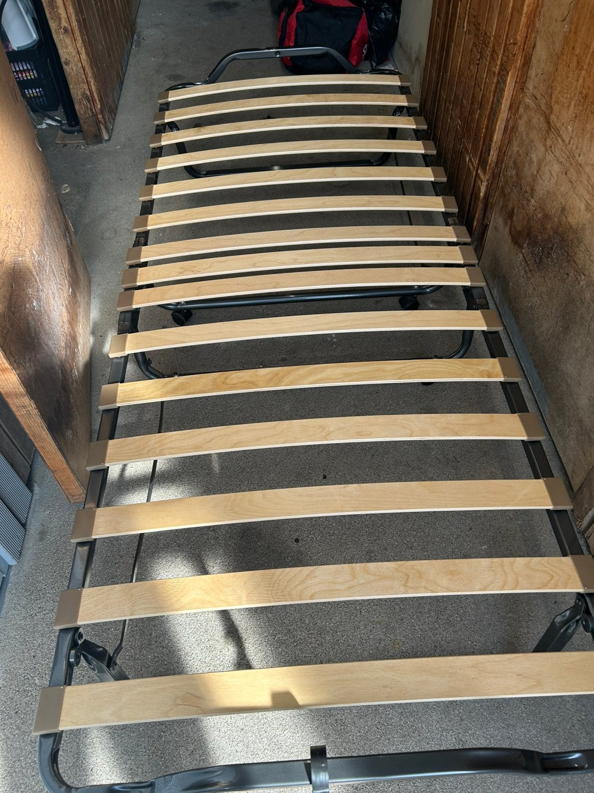 Logeerbed inklapbaar 1 persoon, Huis en Inrichting, Ophalen, 90 cm, Eenpersoons, 190 cm of minder