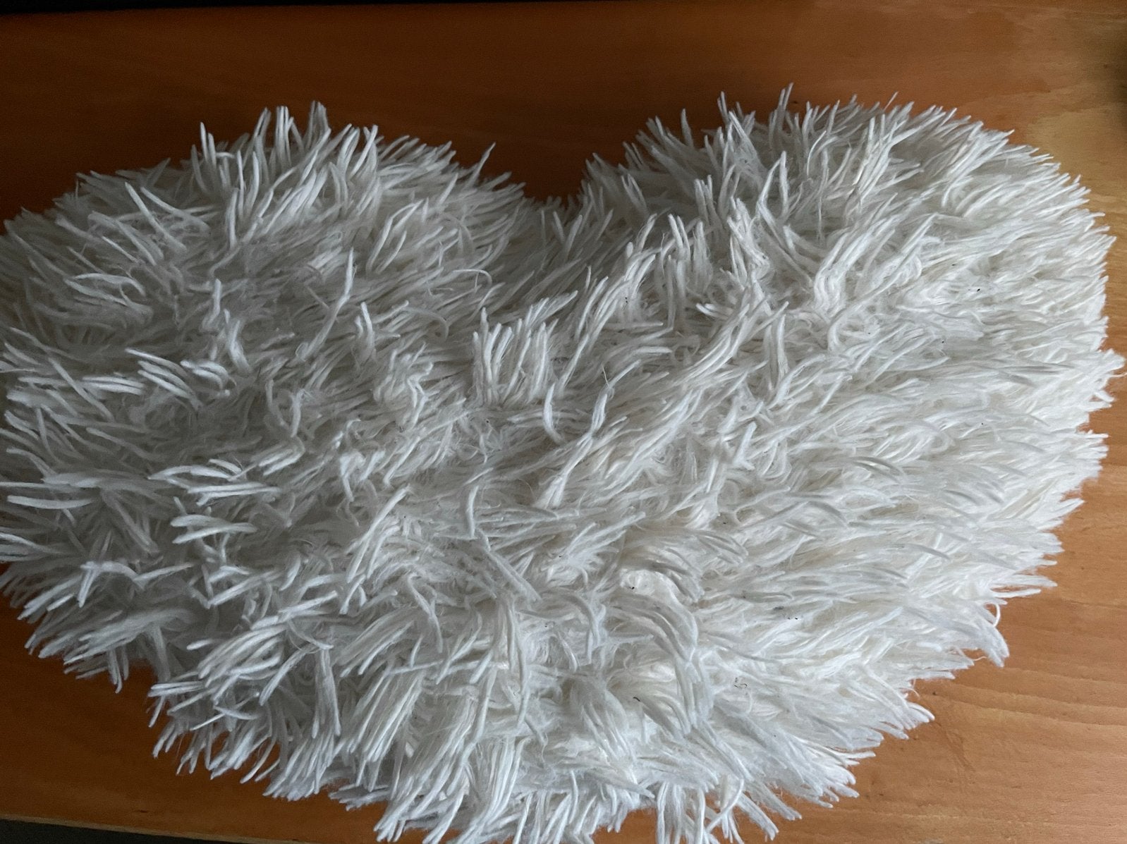 Fluffy Hartjes Kussen - Wit Sierkussen, Wit, Ophalen of Verzenden, Zo goed als nieuw, Sierkussen