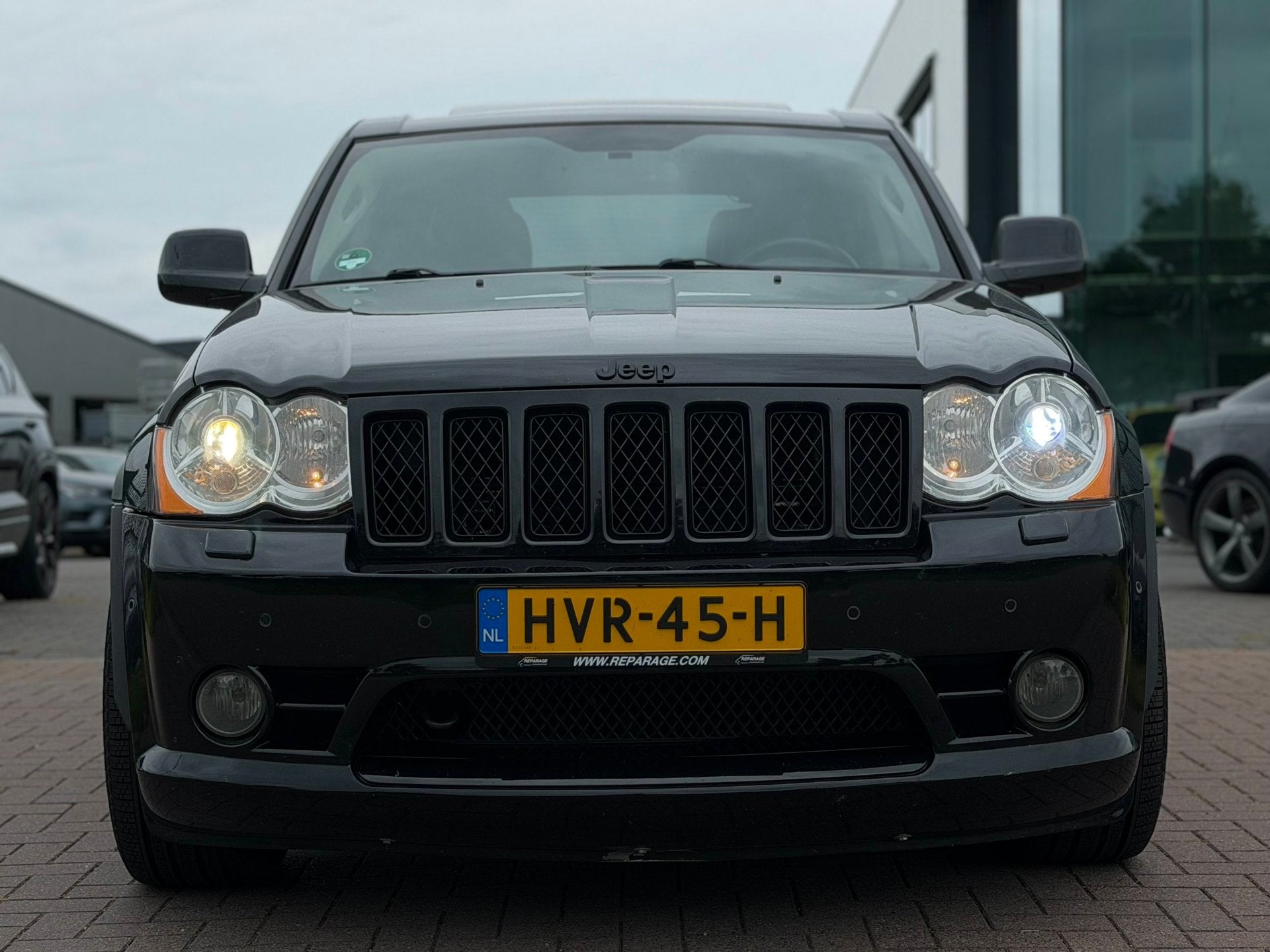 Jeep Grand Cherokee 6.1 V8 Hemi SRT-8 LPG 426PK 2010, Automaat, Gebruikt, 426 pk, Zwart
