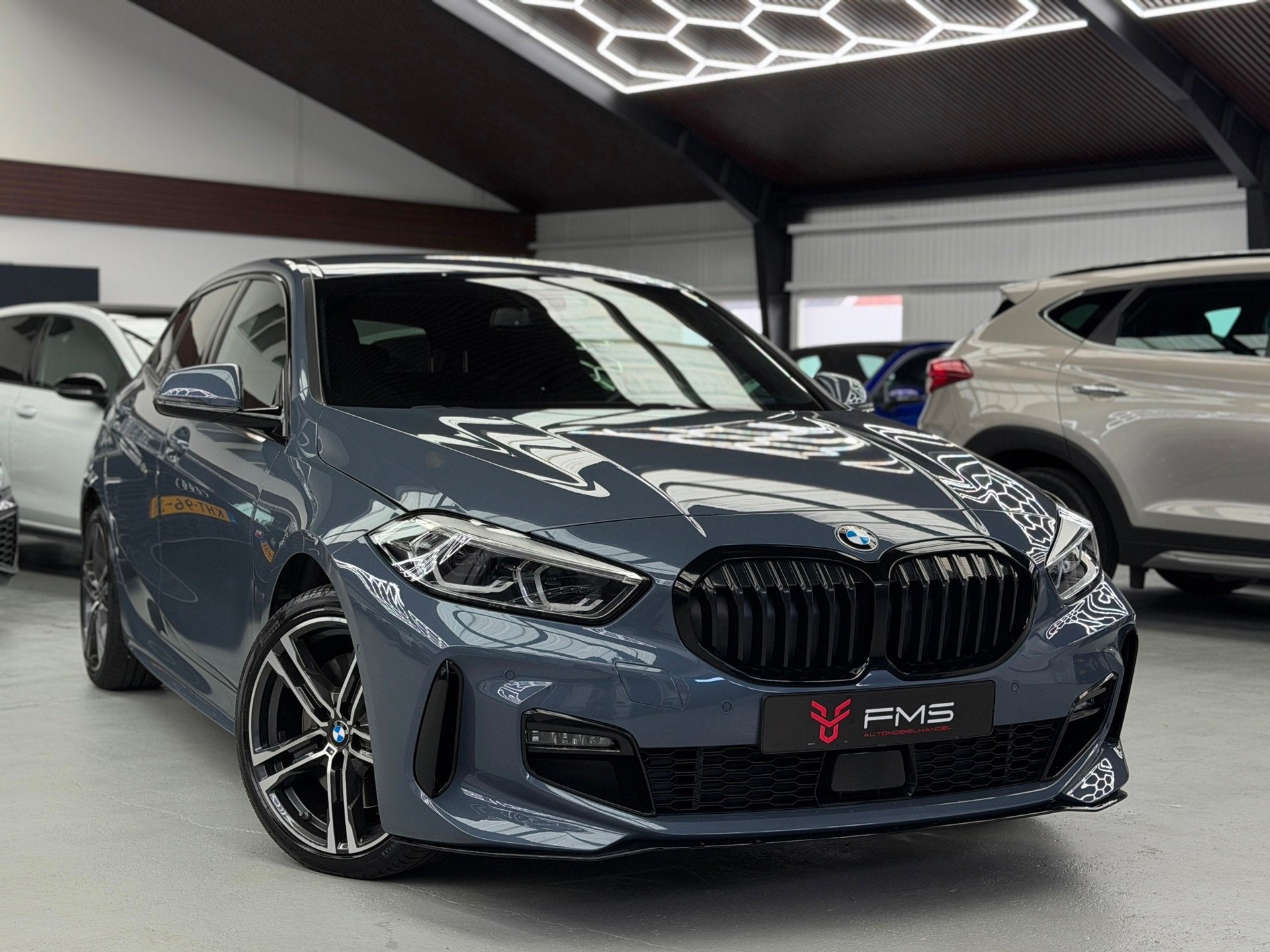 BMW 1-serie 120i M-Pakket CarPlay Camera, 1998 cc, 730 kg, Gebruikt, Zwart