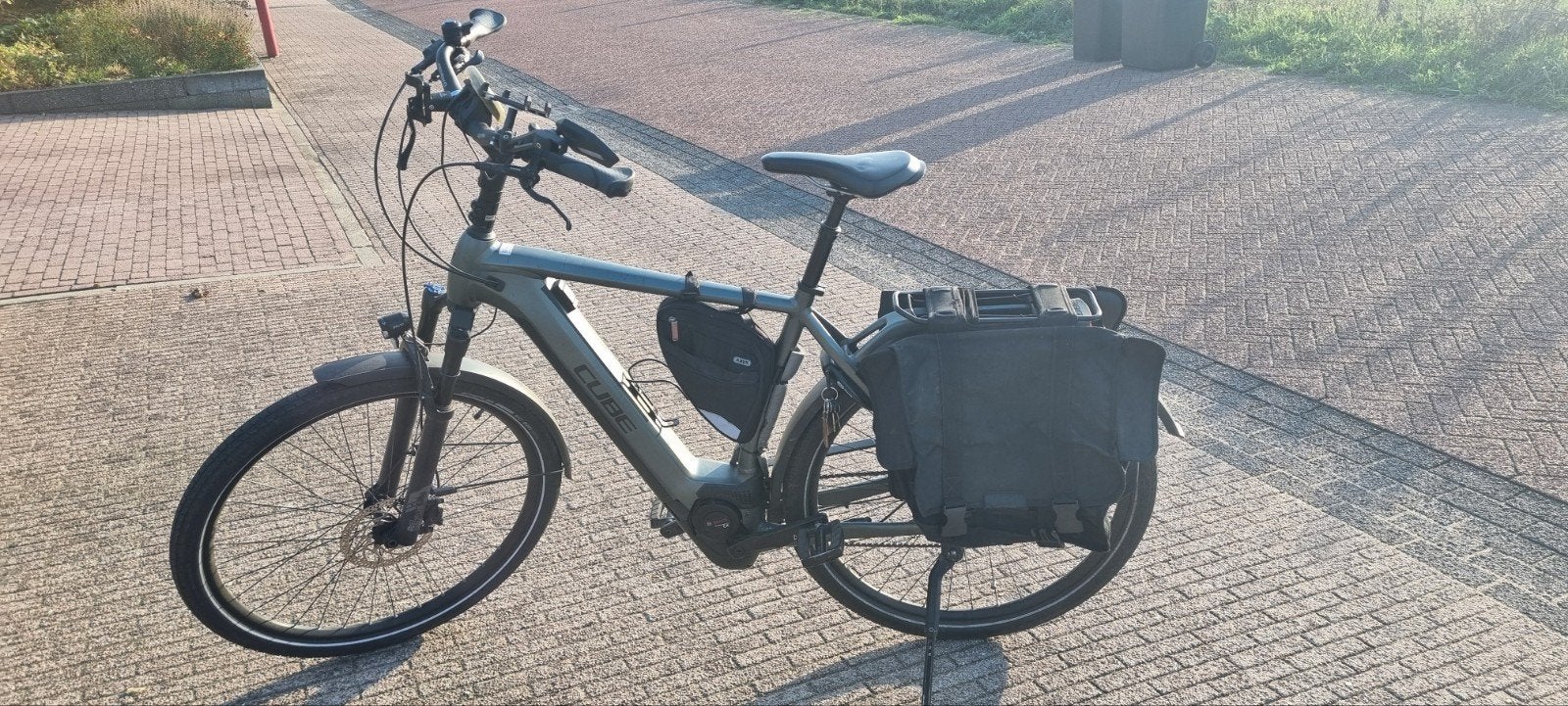 Cube Kathmandu Hybrid Pro 625 58 Flashgrey'nblack