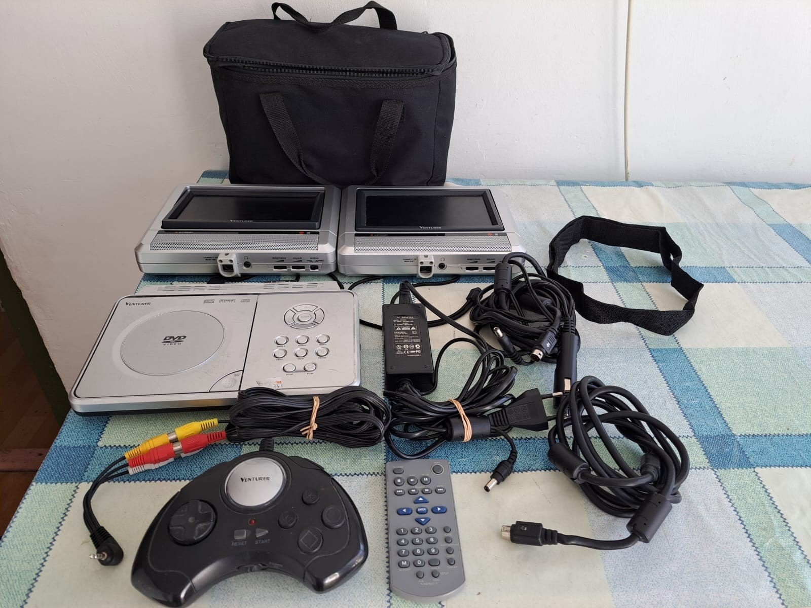 Venturer portable auto dvd speler met 2 schermpjes, Audio, Tv en Foto, Dvd-spelers, Ophalen of Verzenden, Zo goed als nieuw, Overige merken