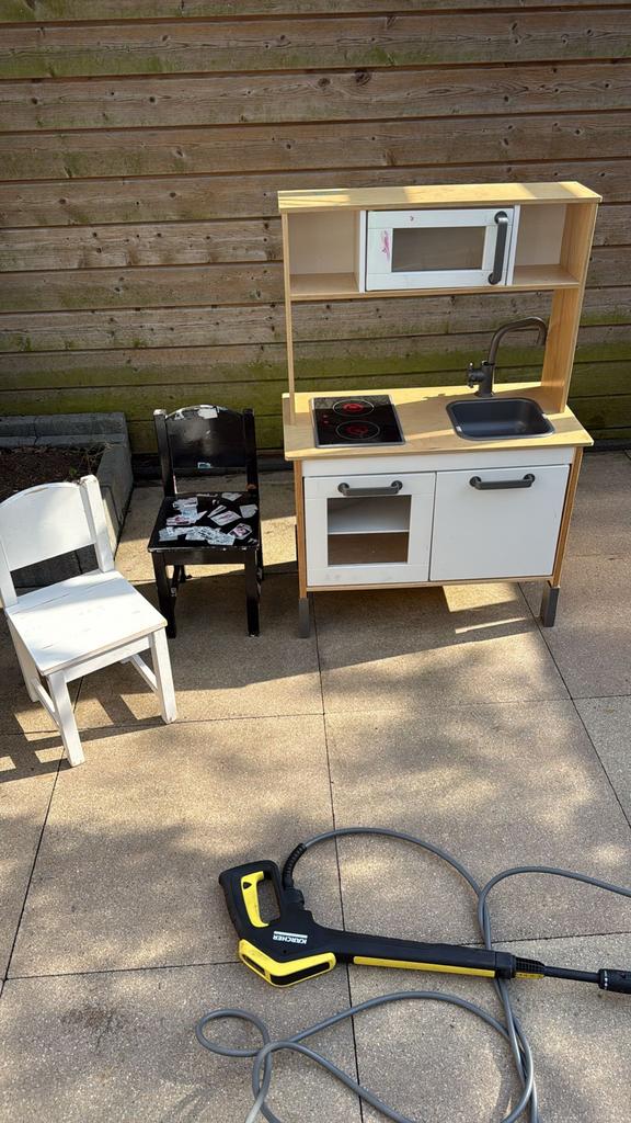 Houten speelkeuken met magnetron en kookplaat, Kinderen en Baby's, Speelgoed | Speelkeukens, Ophalen, Gebruikt, Hout, Speelkeuken