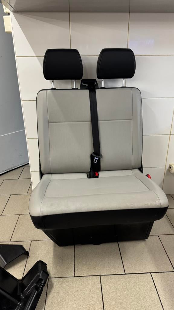 VW TRANSPORTER T5 T6 BIJRIJDERSBANK GRIJS/ZWART KUNSTLEER, Auto-onderdelen, Interieur en Bekleding, Ophalen, Volkswagen