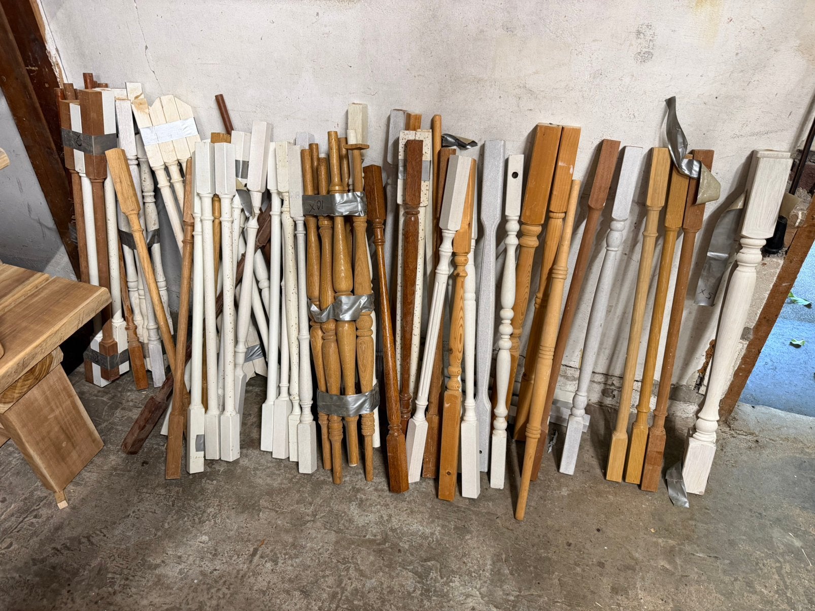 Partij houten balusters trapspijlen €100 euro, Doe-het-zelf en Verbouw, Ophalen, Minder dan 25 mm, Zo goed als nieuw, Balk
