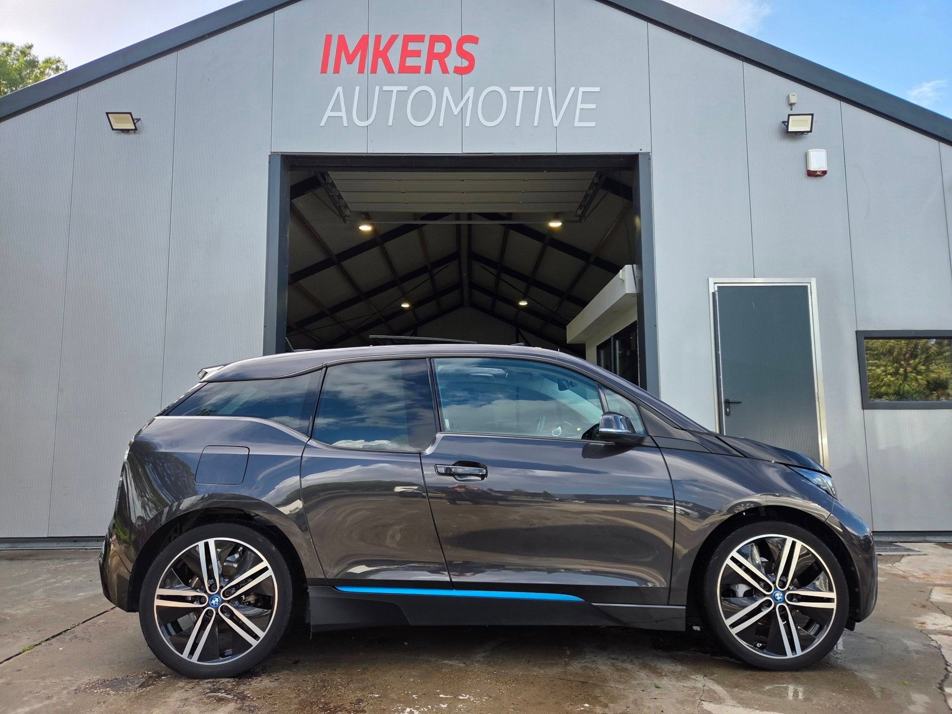 BMW I3 Basis Comfort Advance 22 kWh PANO | Leer | Stoelverw., Auto's, Automaat, Achterwielaandrijving, Gebruikt, 43 €/maand