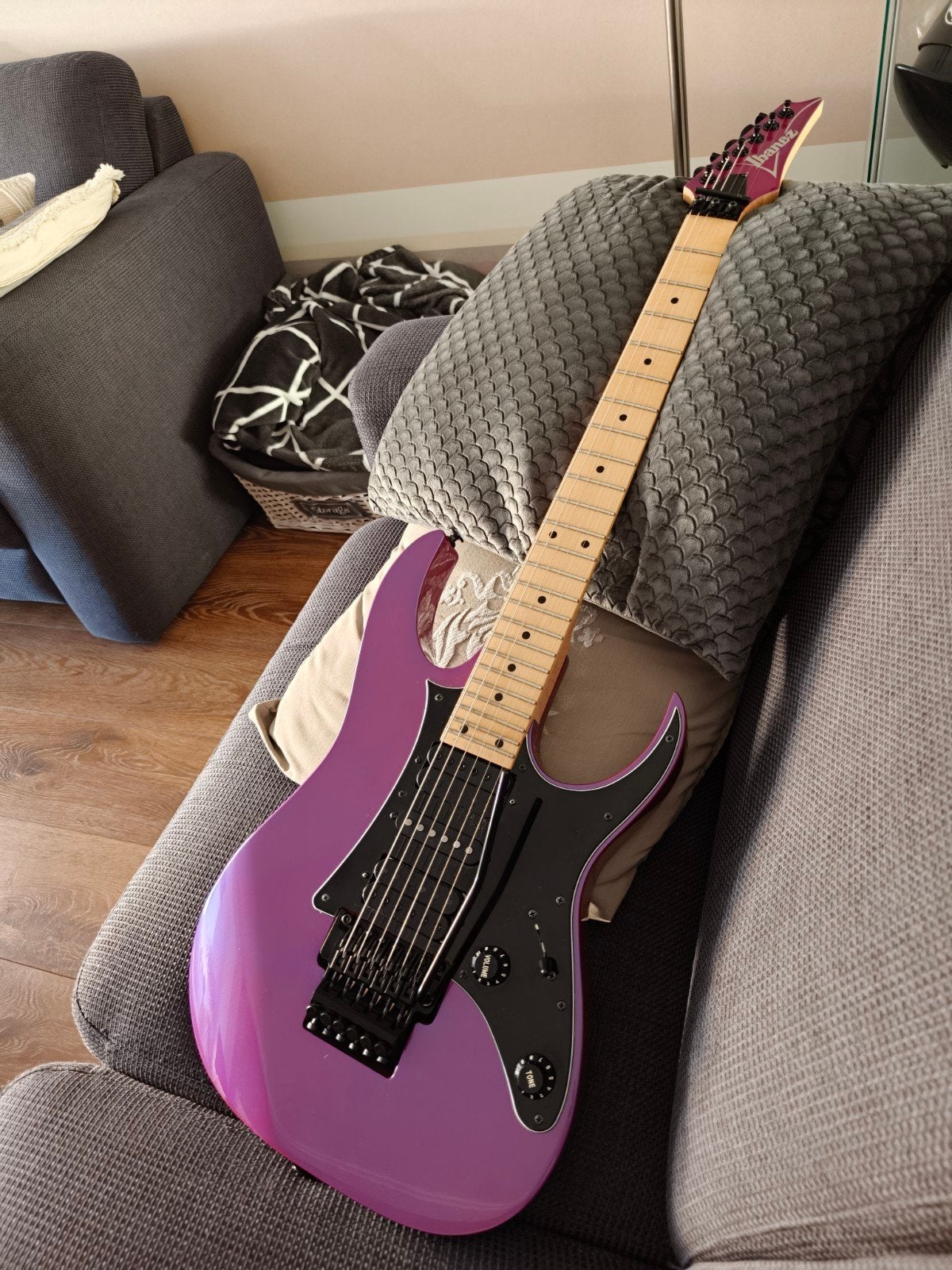 Ibanez Genesis RG550 Purple Neon, Ophalen of Verzenden, Zo goed als nieuw, Solid body, Ibanez