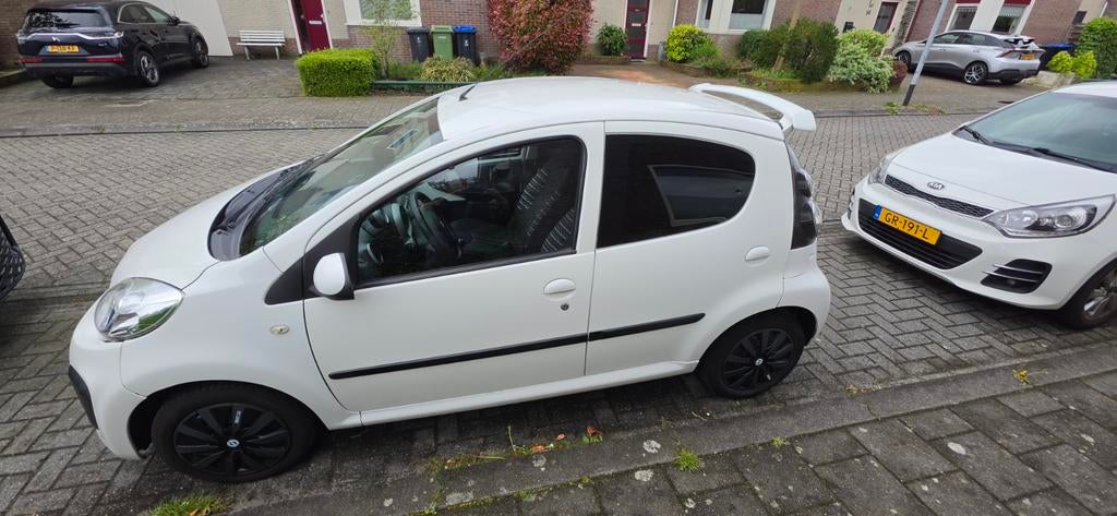 Citroën C1 1.0i 68PK 5D 2013 Wit, Voorwielaandrijving, Zwart, 4 stoelen, C1