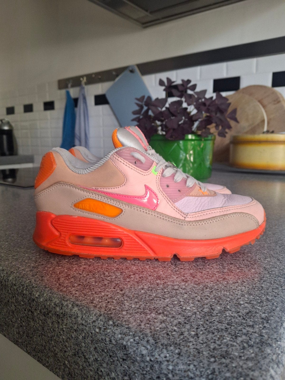Nike Air Max 90 Bright Crimson/ Pure Platinum Ct 3449-600, Kleding | Dames, Schoenen, Ophalen, Sneakers of Gympen, Roze, Gedragen