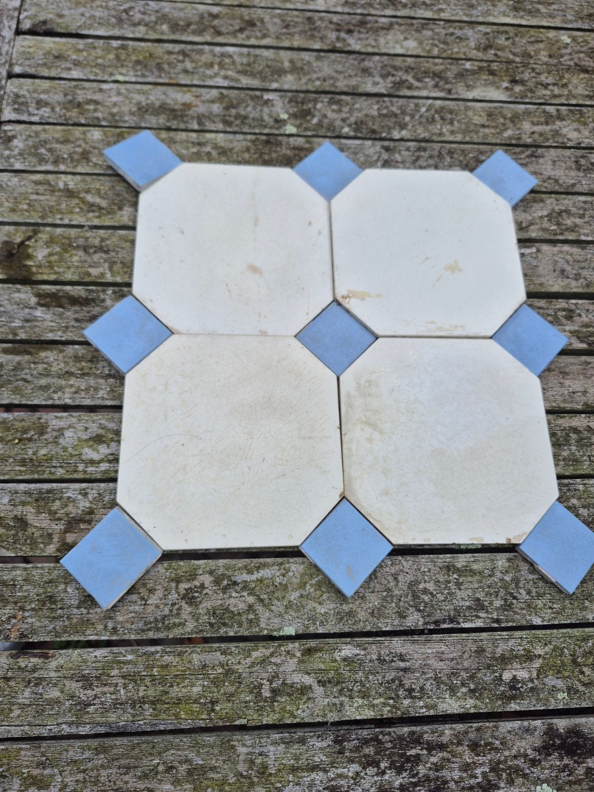 Antieke witte ( octagon) tegels met blauwe passtukjes, Doe-het-zelf en Verbouw, Tegels, Ophalen, Minder dan 20 cm, Minder dan 20 cm