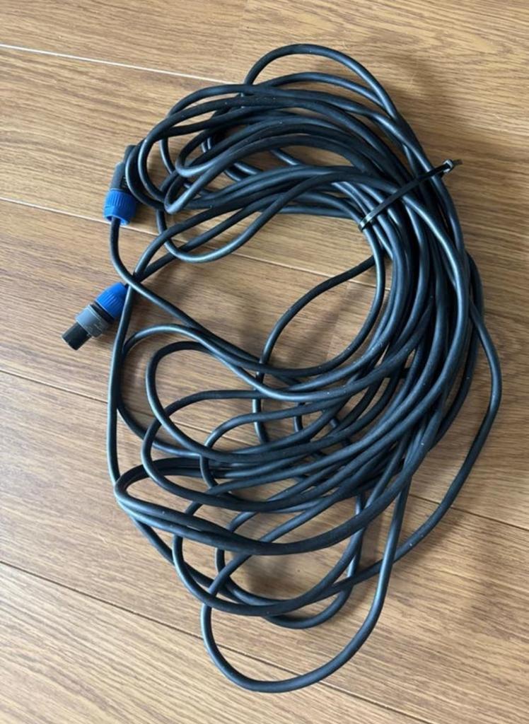 Neutrik Speakon twist lock Speakerkabel 1x ~20 meter., Ophalen of Verzenden, Zo goed als nieuw, Audio