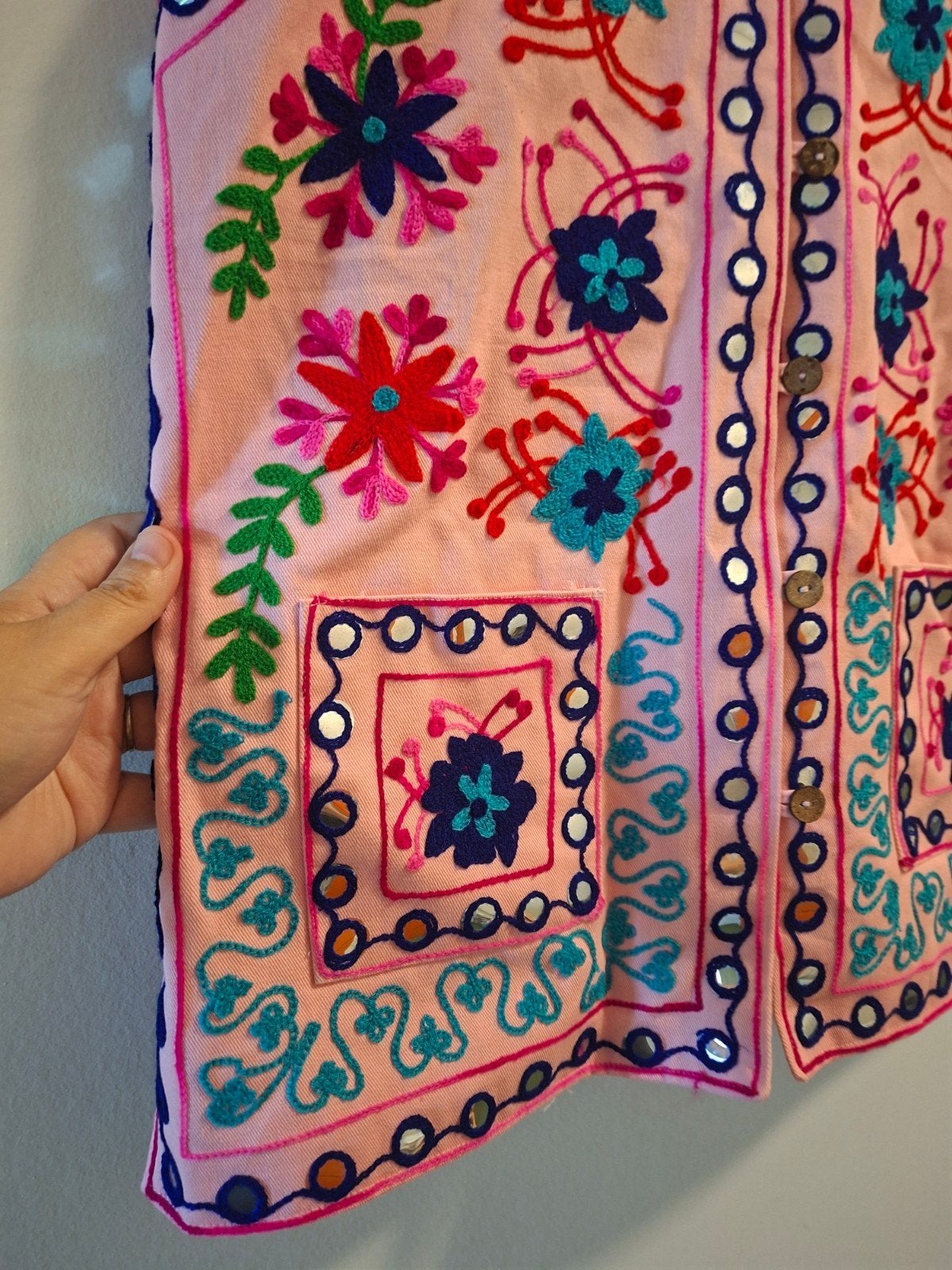 Roze katoenen gilet met geborduurde bloemen en spiegeltjes, Ophalen of Verzenden