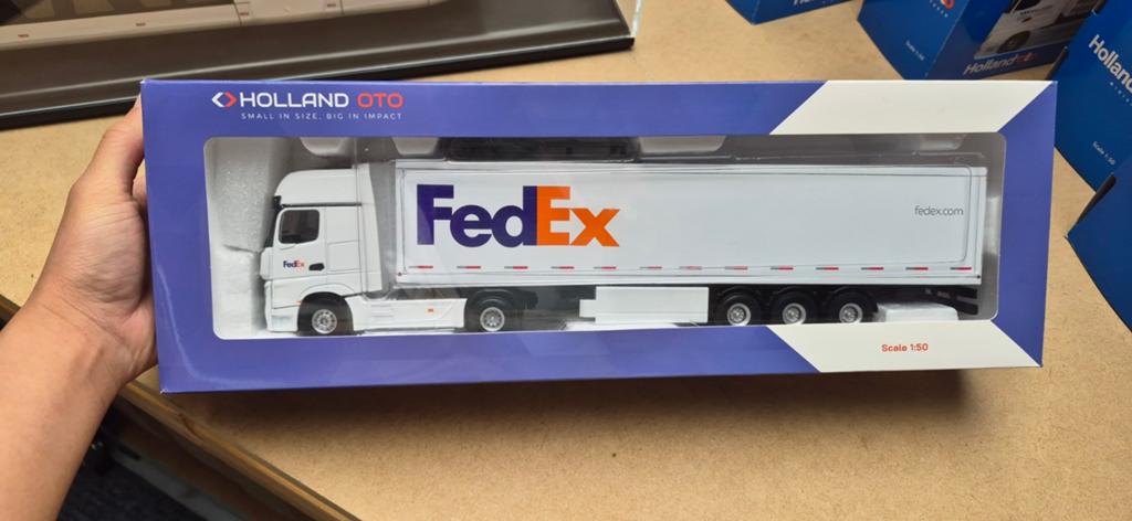 Holland Oto Mercedes-Benz FedEx Vrachtwagen 1:50, Onbekend, Ophalen of Verzenden, Zo goed als nieuw, Holland Oto