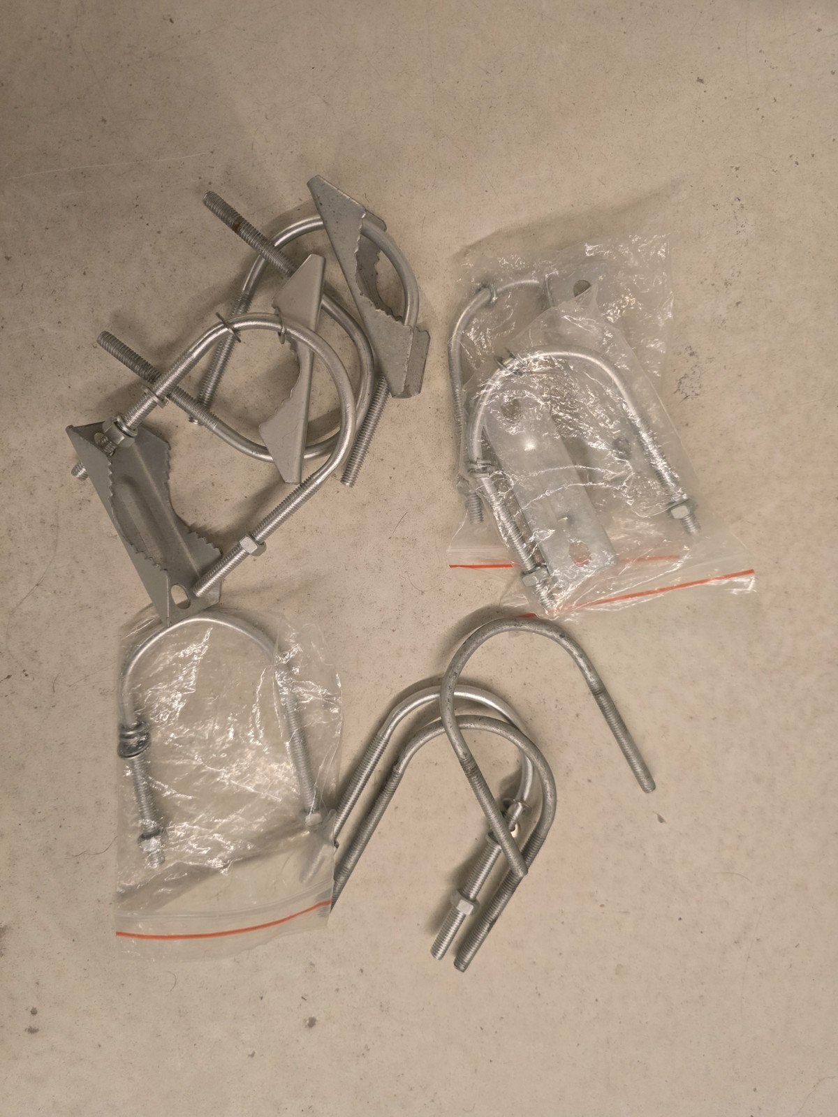 Diverse U-beugels en klemmen voor antennes, Ophalen of Verzenden, Nieuw, Overige typen
