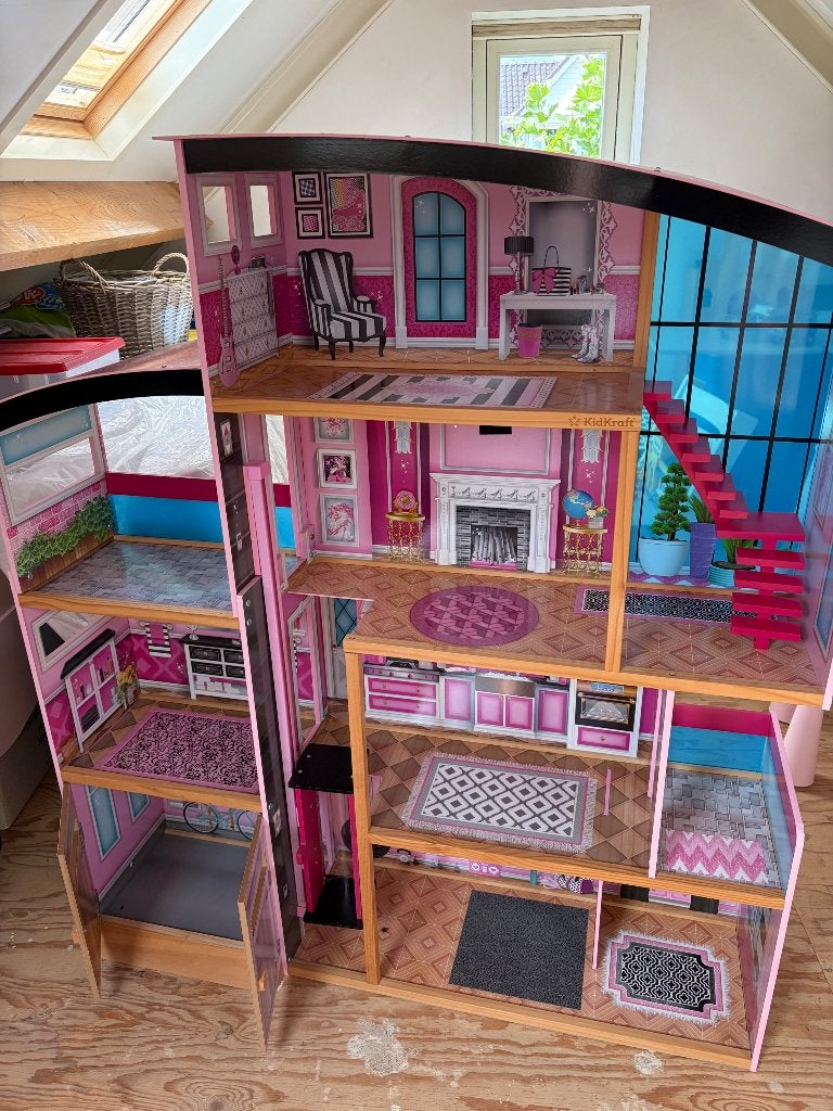 Groot Barbiehuis - KidKraft Poppenhuis, Kinderen en Baby's, Speelgoed | Houten speelgoed, Ophalen, Gebruikt, Meubelstuk of Keukentje