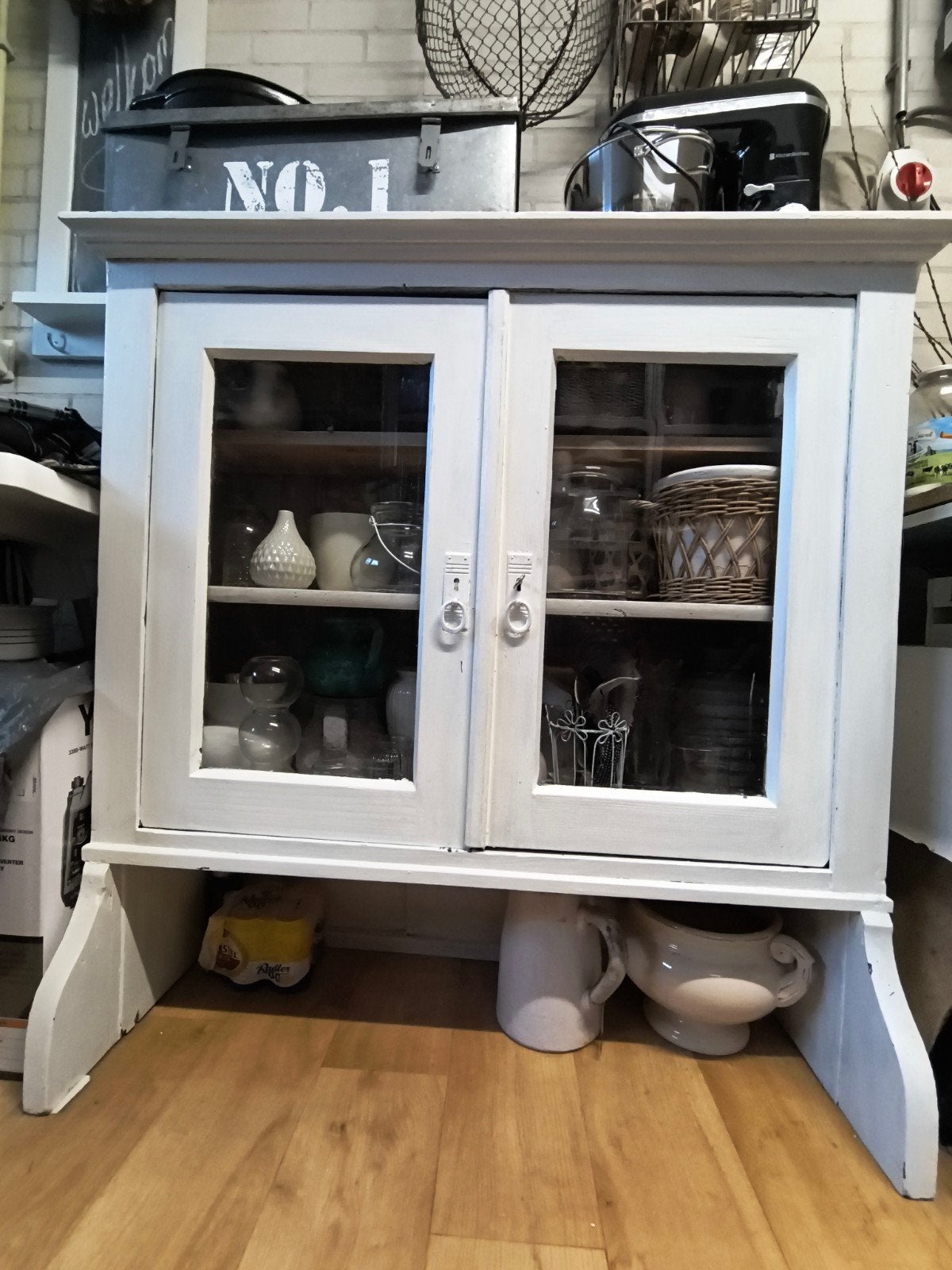Vintage wit houten kastje met glazen deuren, Ophalen