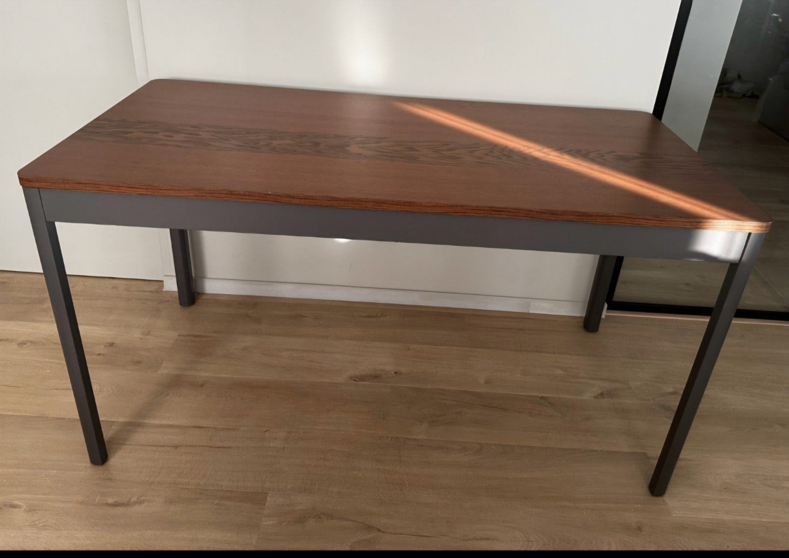Idasen bureau, Ophalen, Gebruikt